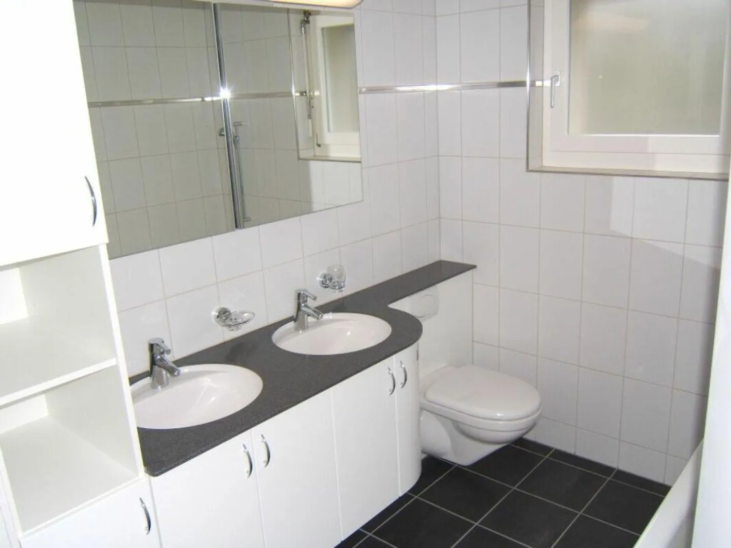 Appartamento attico spazioso in affitto - Foto 8 di 9
