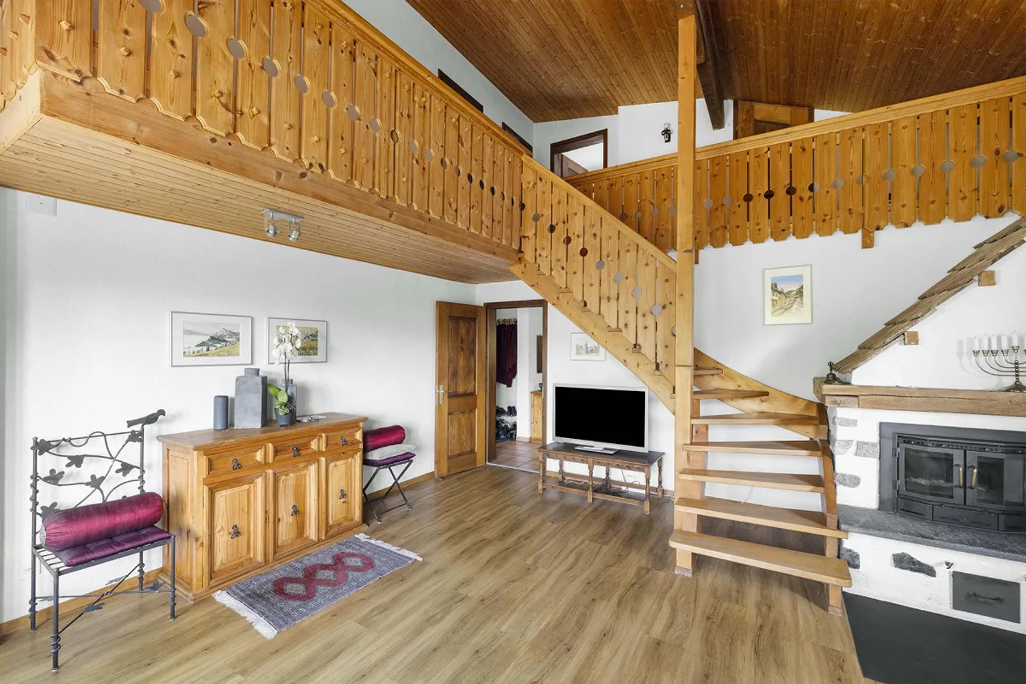 Sun and Vines - living in Jenins, the pearl of the Grisons region - Photo 3 of 3