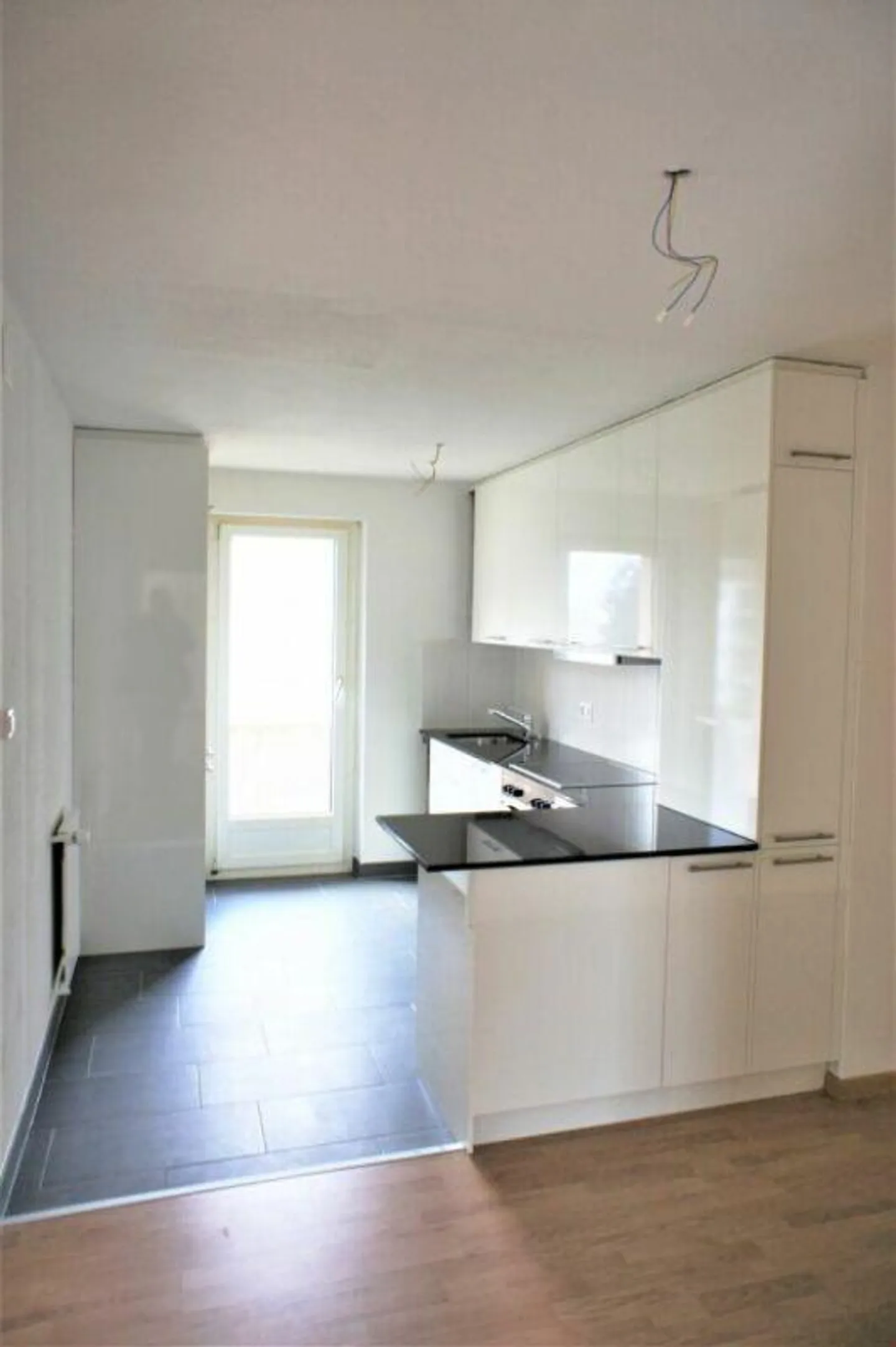 Appartamento moderno con vista montagna - Foto 3 di 10