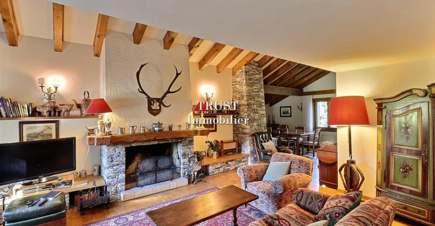 6011. Charming Chalet - Photo 2 of 13