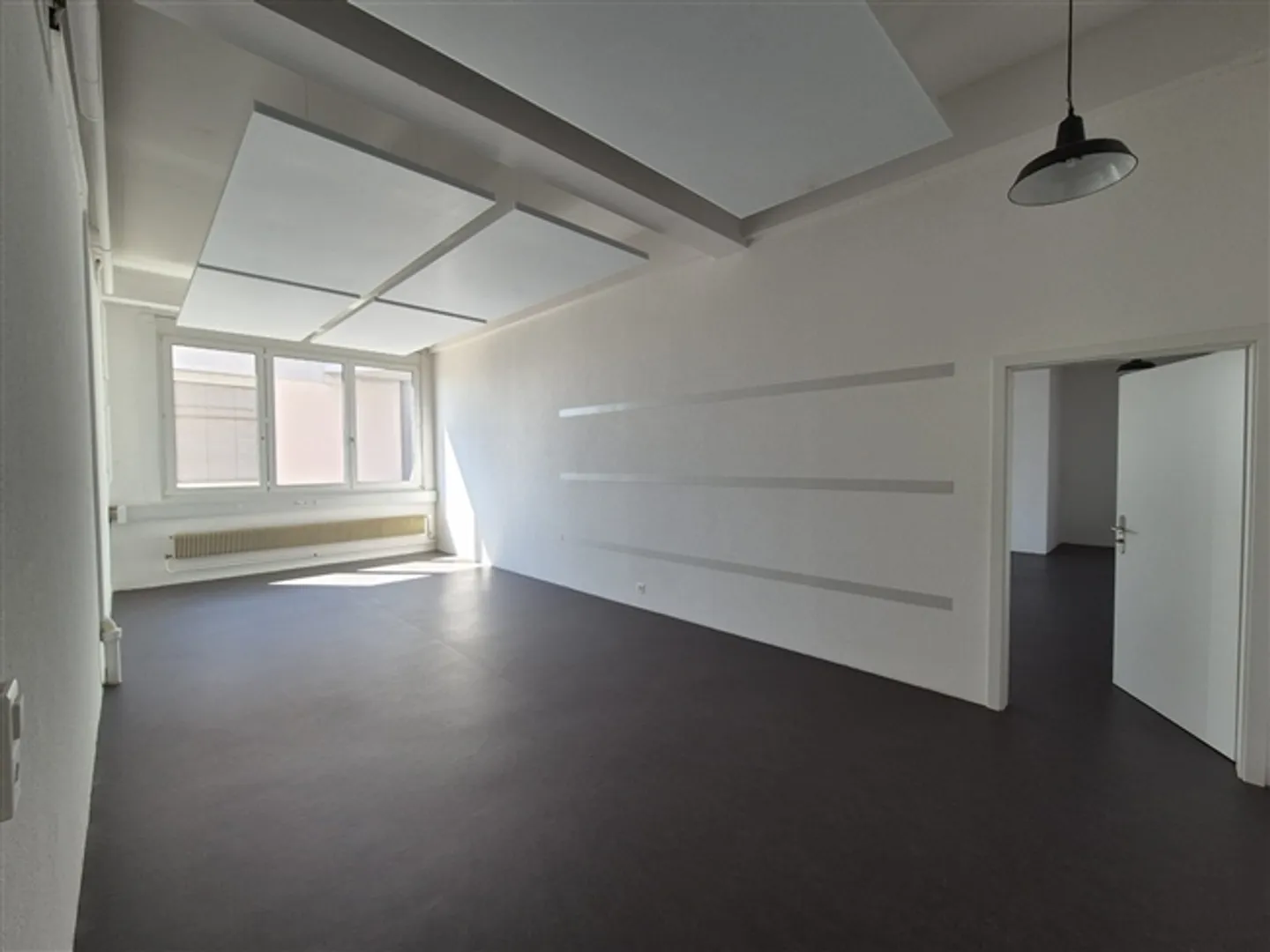 Vos nouveaux locaux commerciaux situés au centre de la gare de Biglen - Photo 5 sur 11