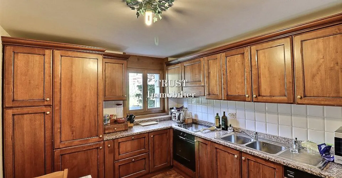 6011. Charming Chalet - Photo 4 of 13