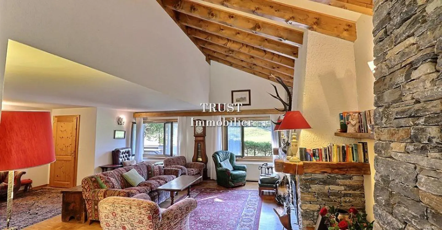 6011. Charming Chalet - Photo 5 of 13