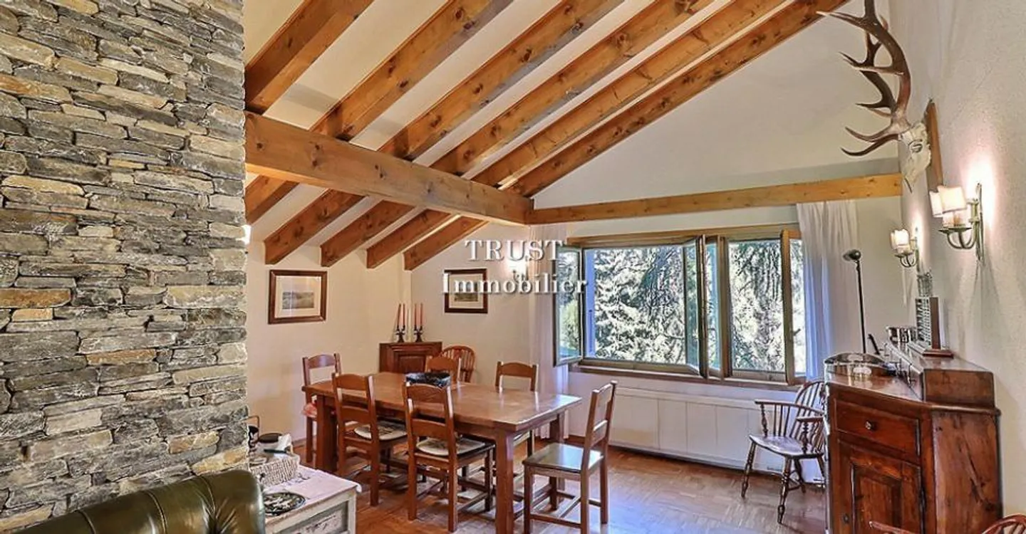 6011. Charming Chalet - Photo 6 of 13