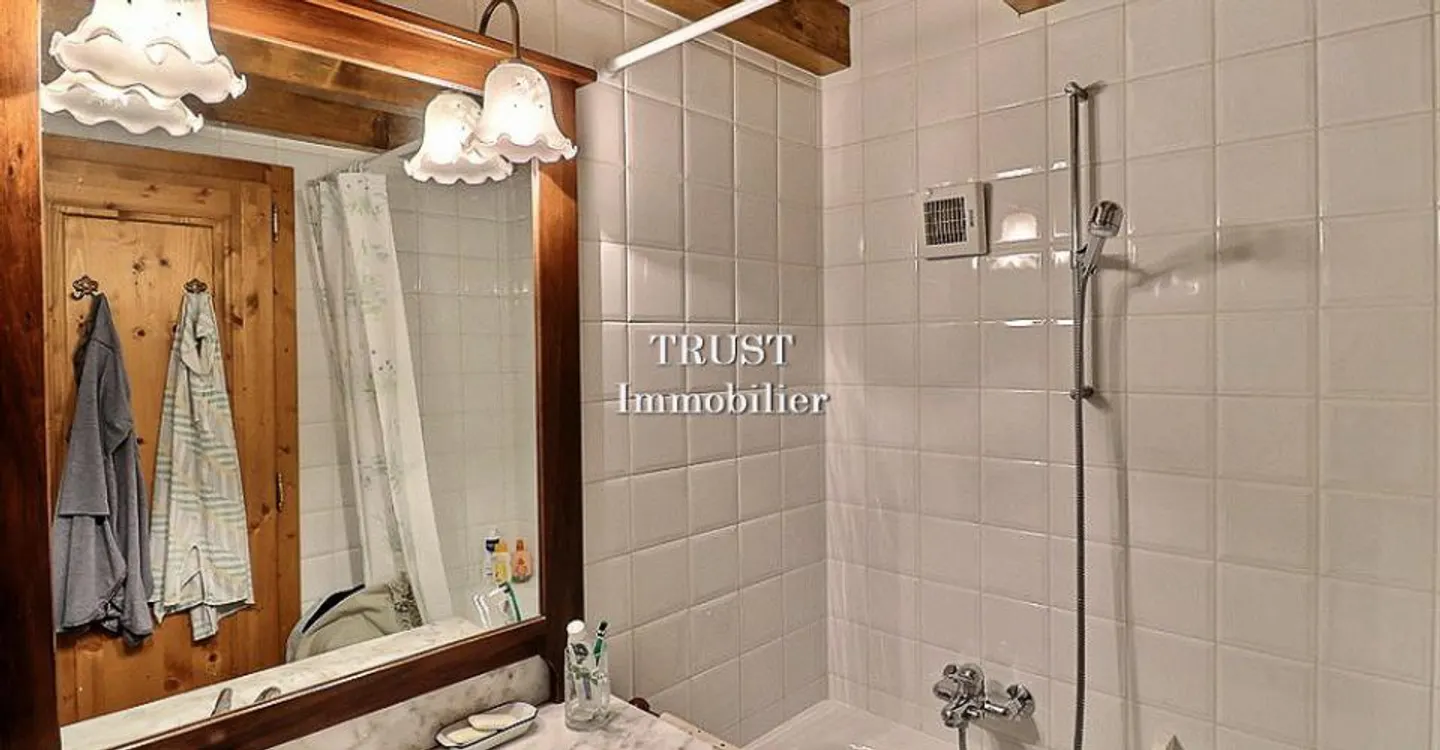 6011. Charming Chalet - Photo 11 of 13