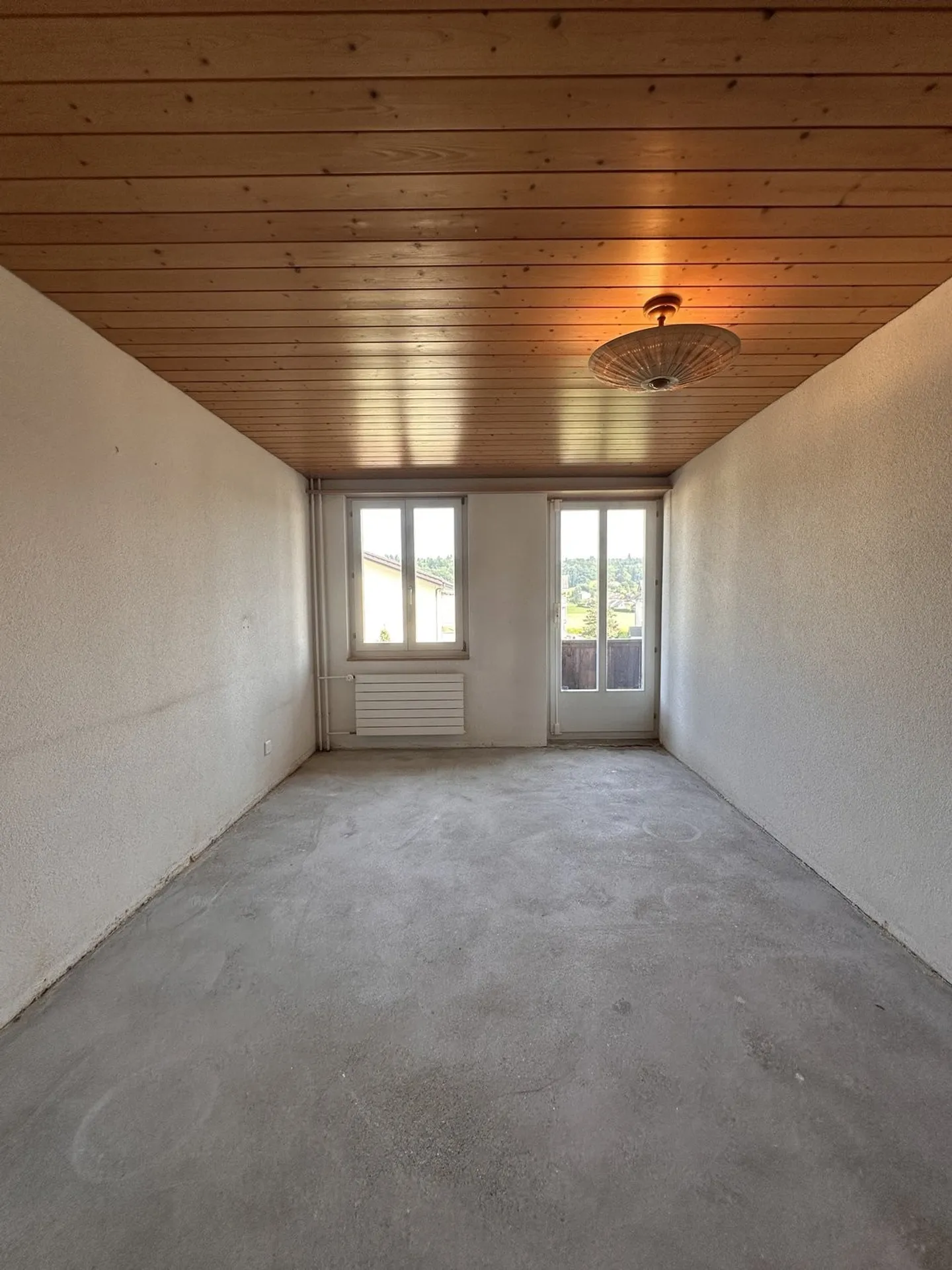 Idillio residenziale ad Aarberg: appartamento di 4,5 stanze con balcone e utilizzo del giardino - Foto 5 di 9