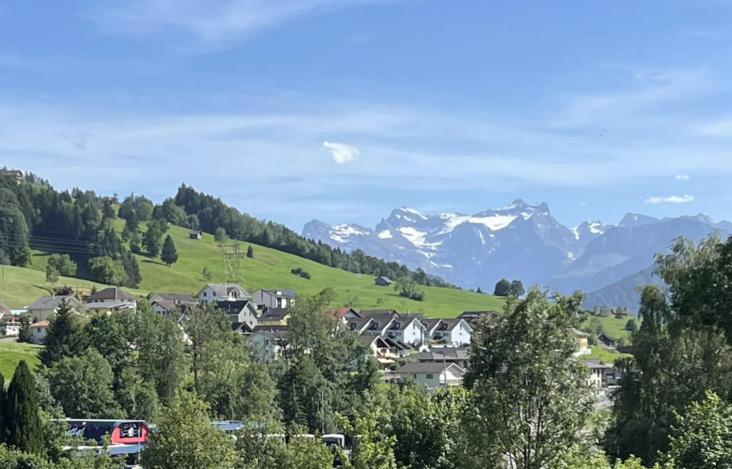 Appartement central avec vue sur les Alpes - Photo 1 sur 13