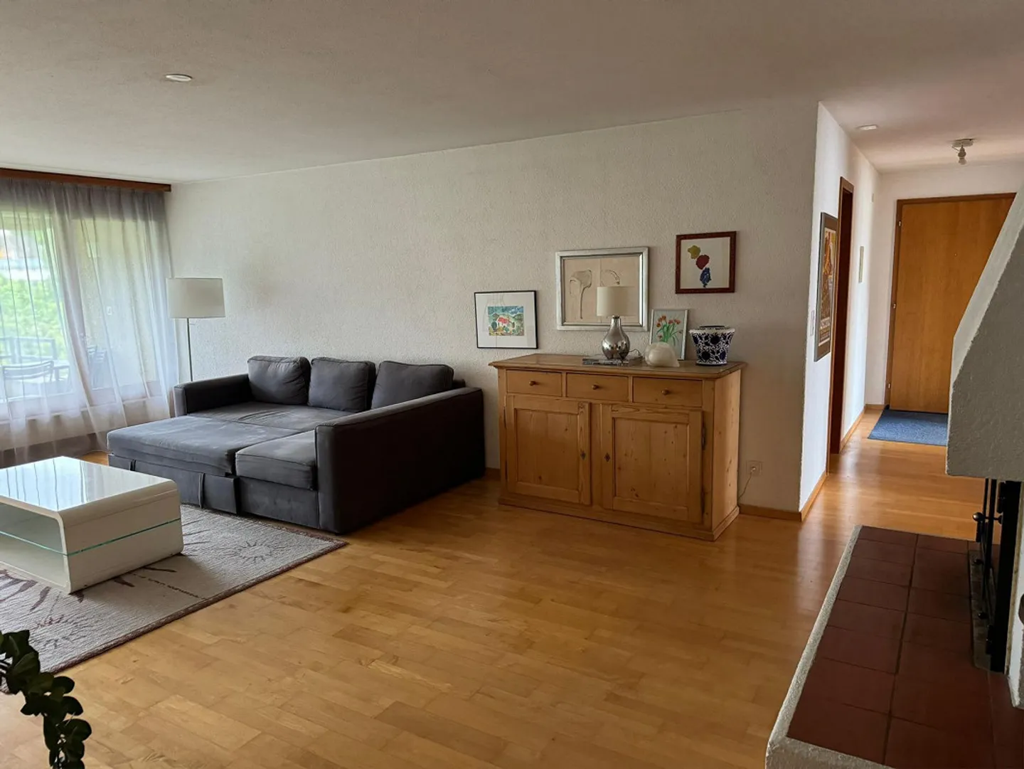 Ampio appartamento di 5,5 stanze in una posizione centrale e verde - Foto 1 di 14