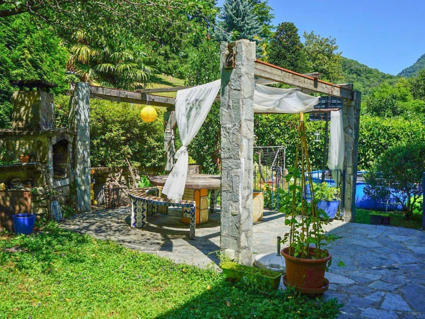 Prächtig in der Natur gelegen, wie in einem Märchen - Foto 10 von 10