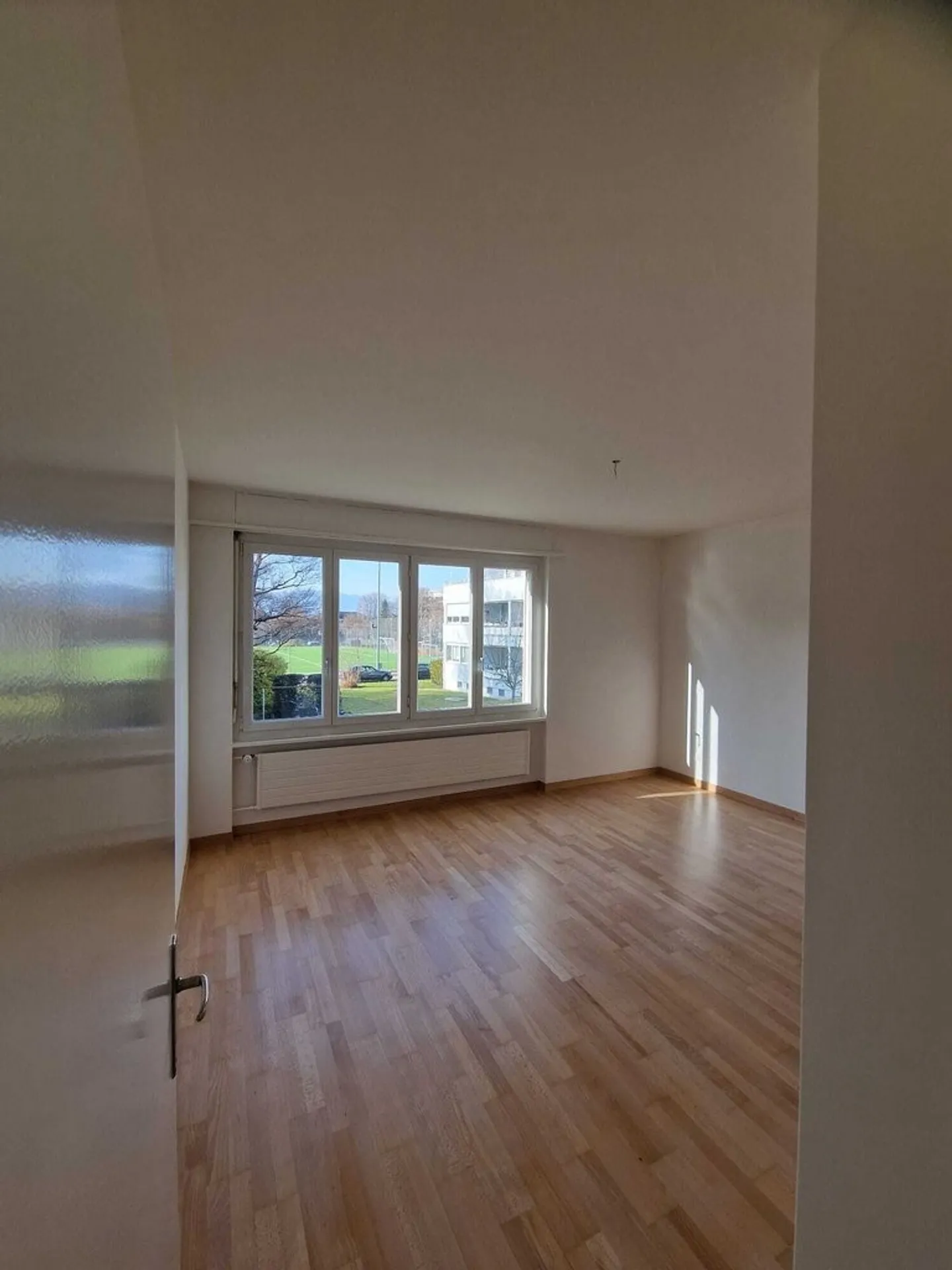 Magnifique appartement de 5 pièces au rez-de-chaussée à Zollikon - Photo 3 sur 7