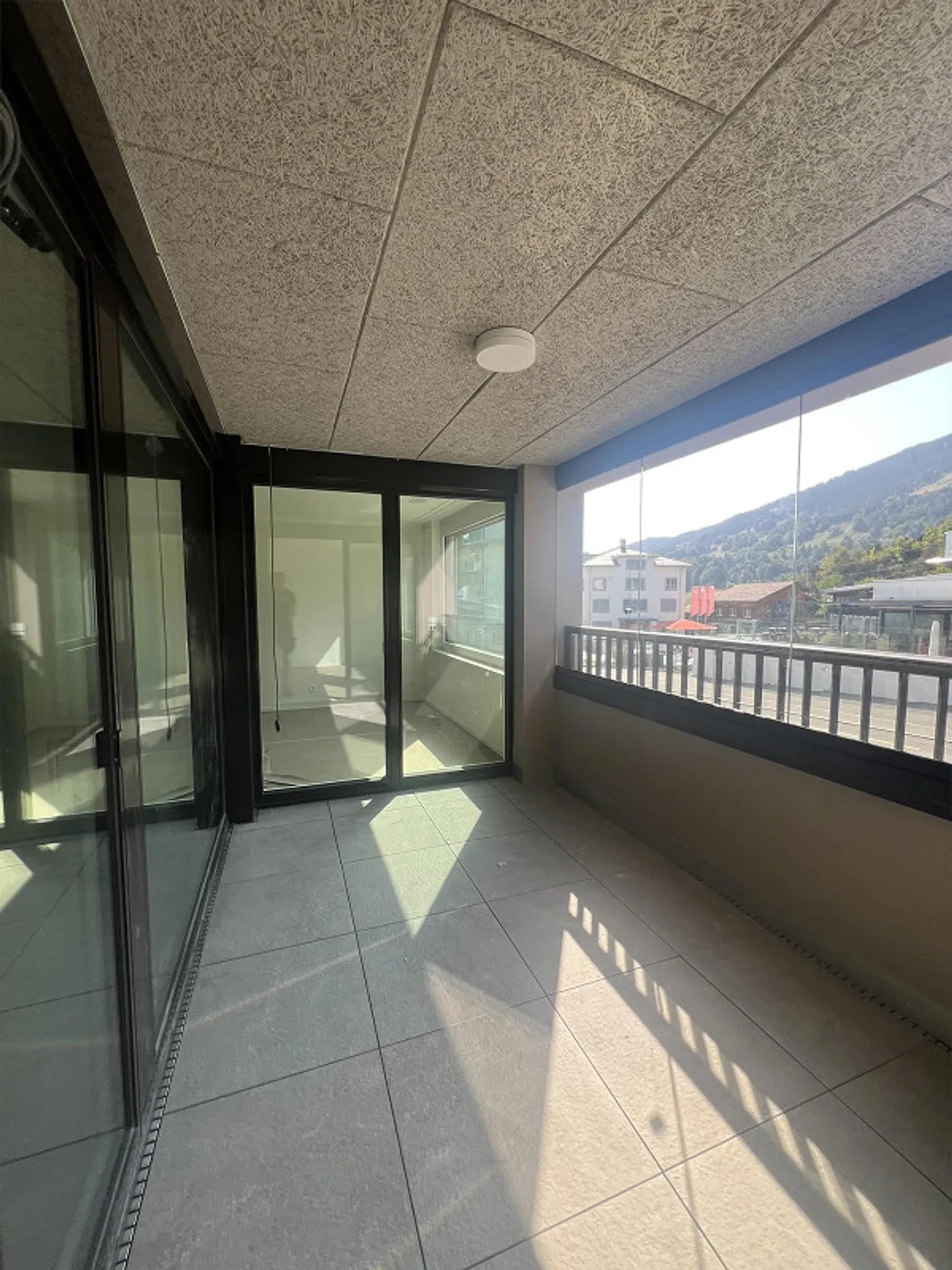 Appartement central avec vue sur les Alpes - Photo 11 sur 13