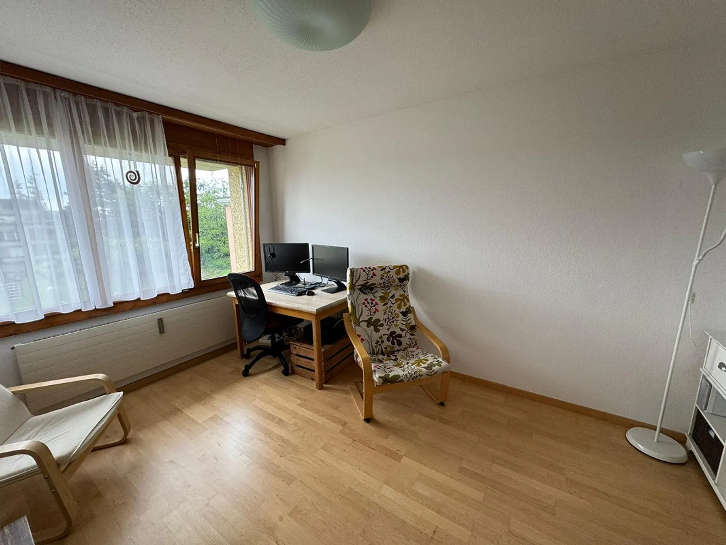 Ampio appartamento di 5,5 stanze in una posizione centrale e verde - Foto 13 di 14