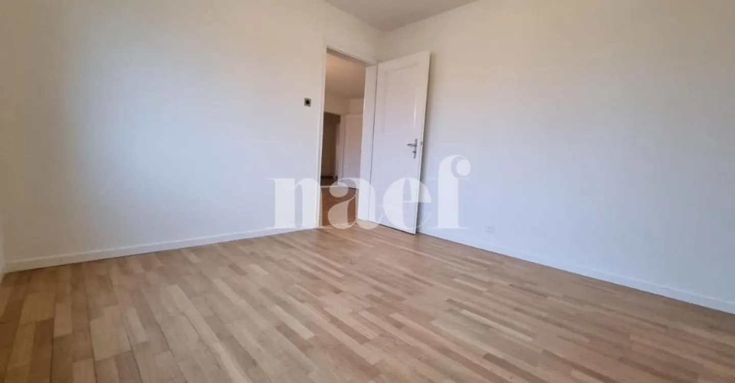 4 stanze completamente ristrutturate - Foto 6 di 11