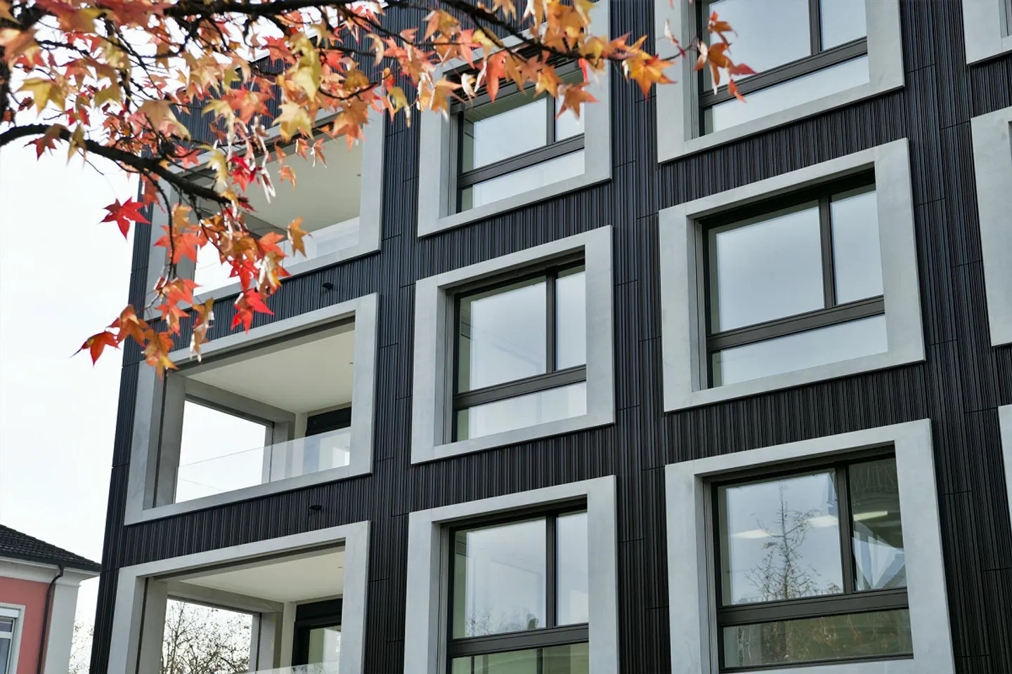 Ensoleillé, lumineux et ultra moderne - Appartement 3.5 pièces 8.17 - Photo 2 sur 12