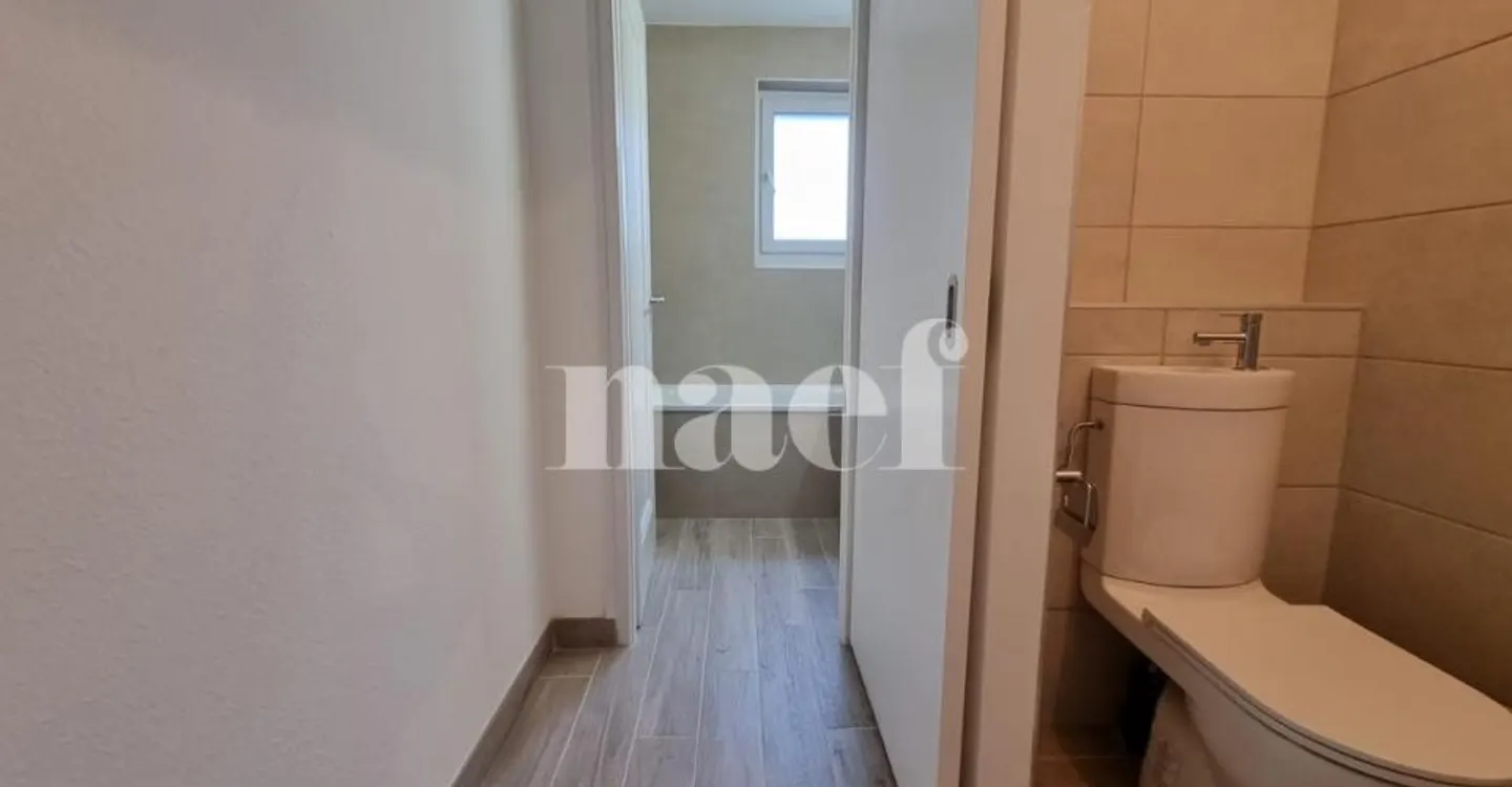 4 stanze completamente ristrutturate - Foto 4 di 11