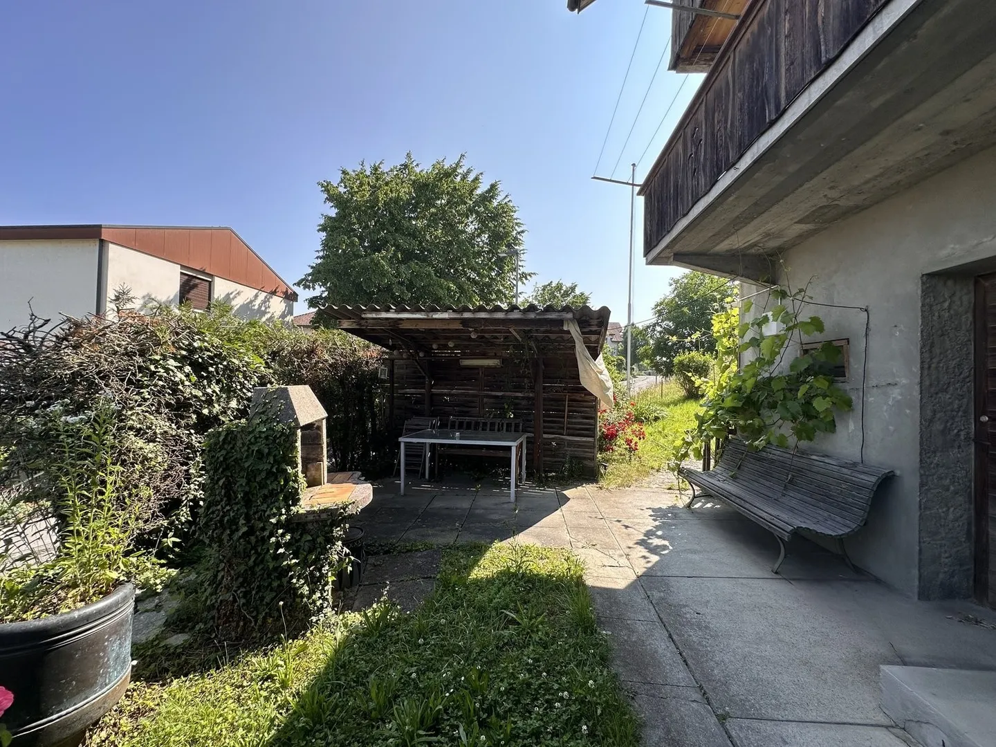 Idillio residenziale ad Aarberg: appartamento di 4,5 stanze con balcone e utilizzo del giardino - Foto 9 di 9
