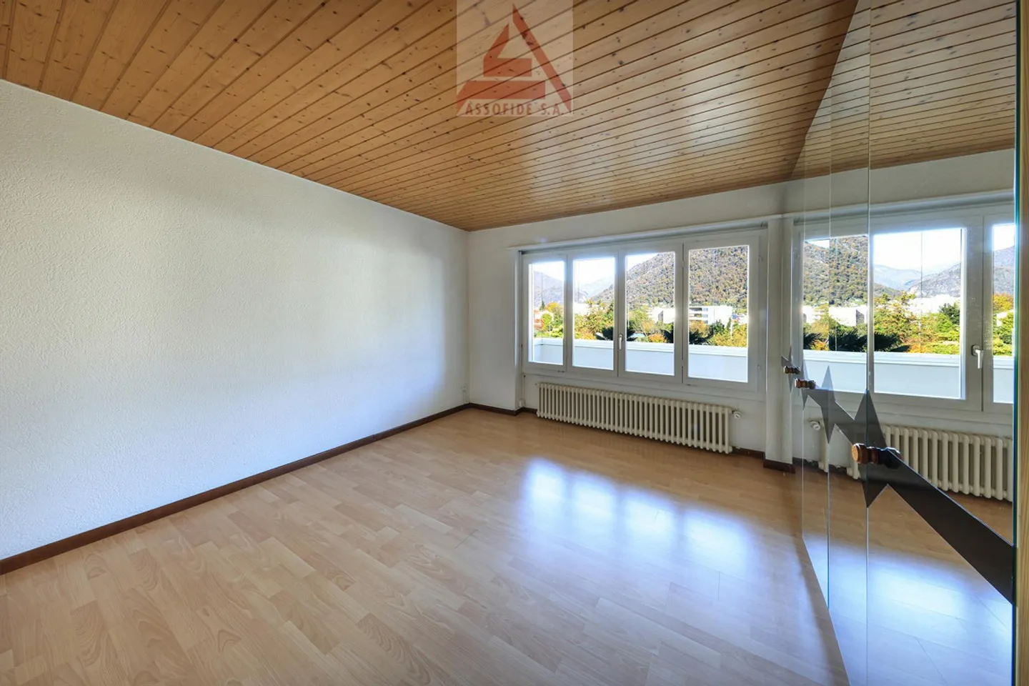 Your Pied-à-terre in Ascona - Photo 4 of 6