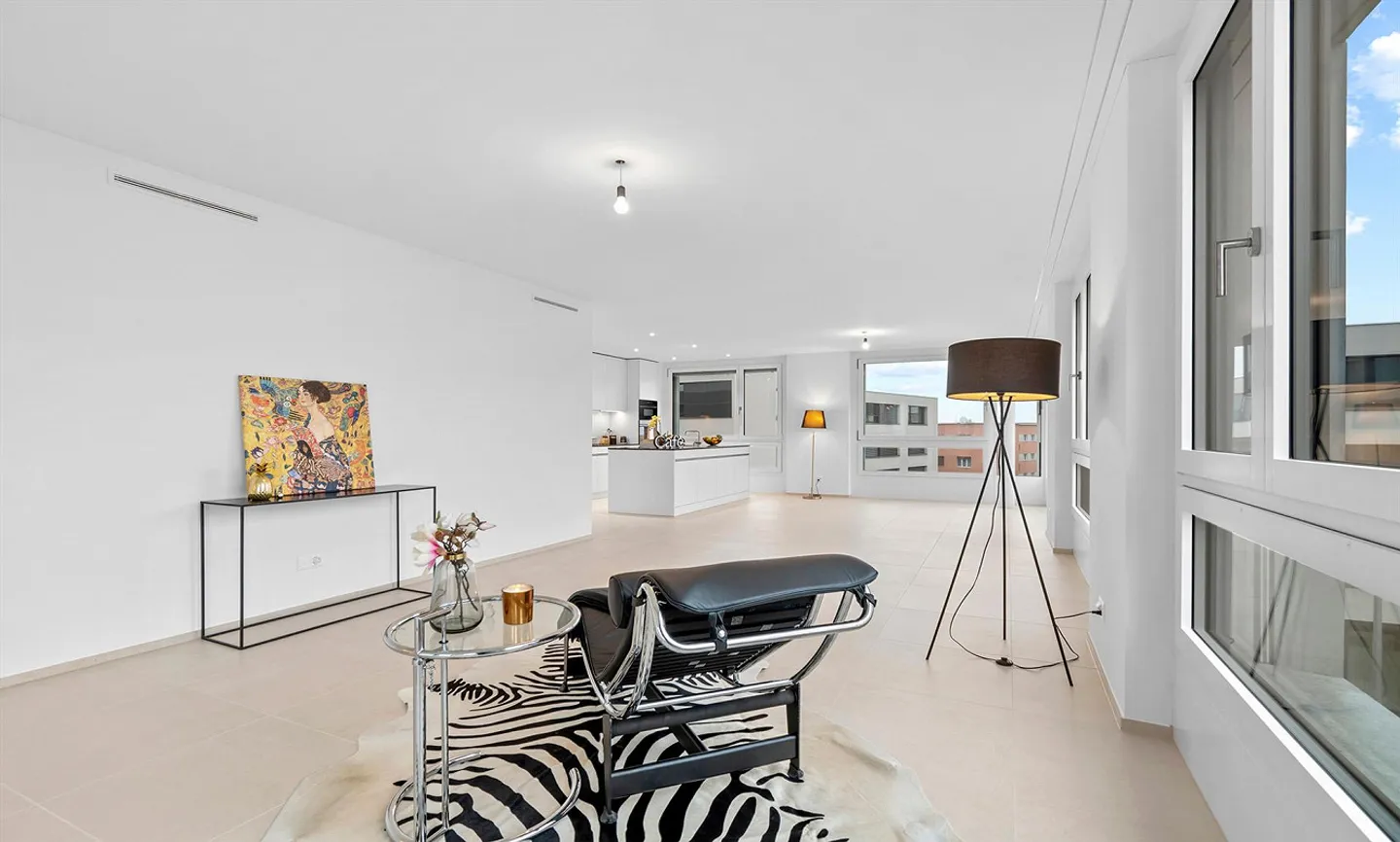 Ensoleillé, lumineux et ultra moderne - Appartement 3.5 pièces 8.17 - Photo 5 sur 12