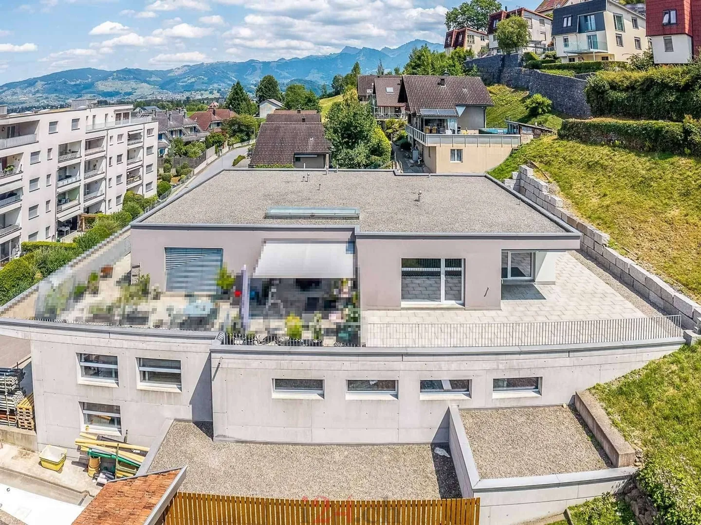 Helle 4.5 Zi.-Attika-Wohnung mit  viel Privatsphäre an guter Lage - Foto 2 di 10