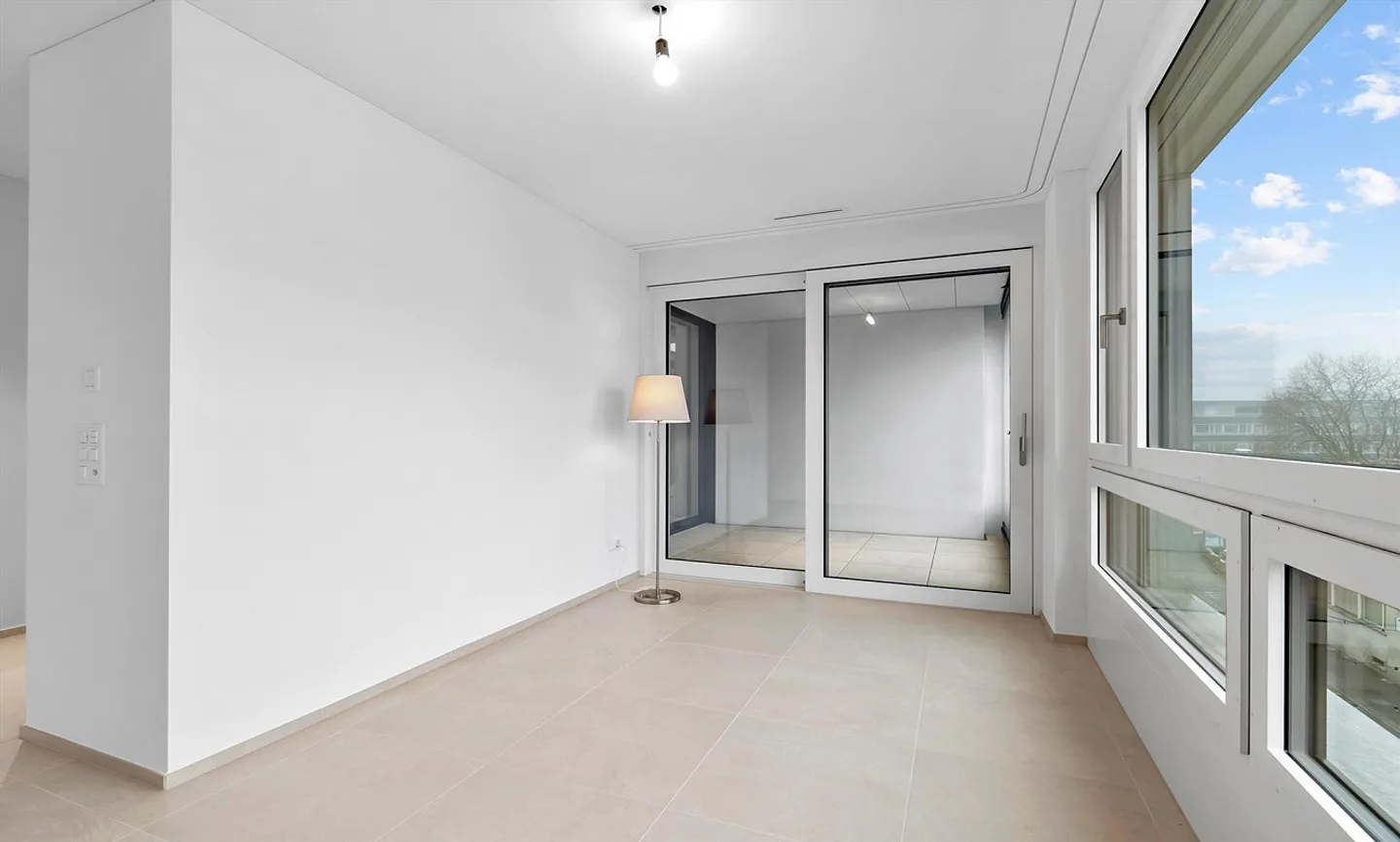 Ensoleillé, lumineux et ultra moderne - Appartement 3.5 pièces 8.17 - Photo 8 sur 12