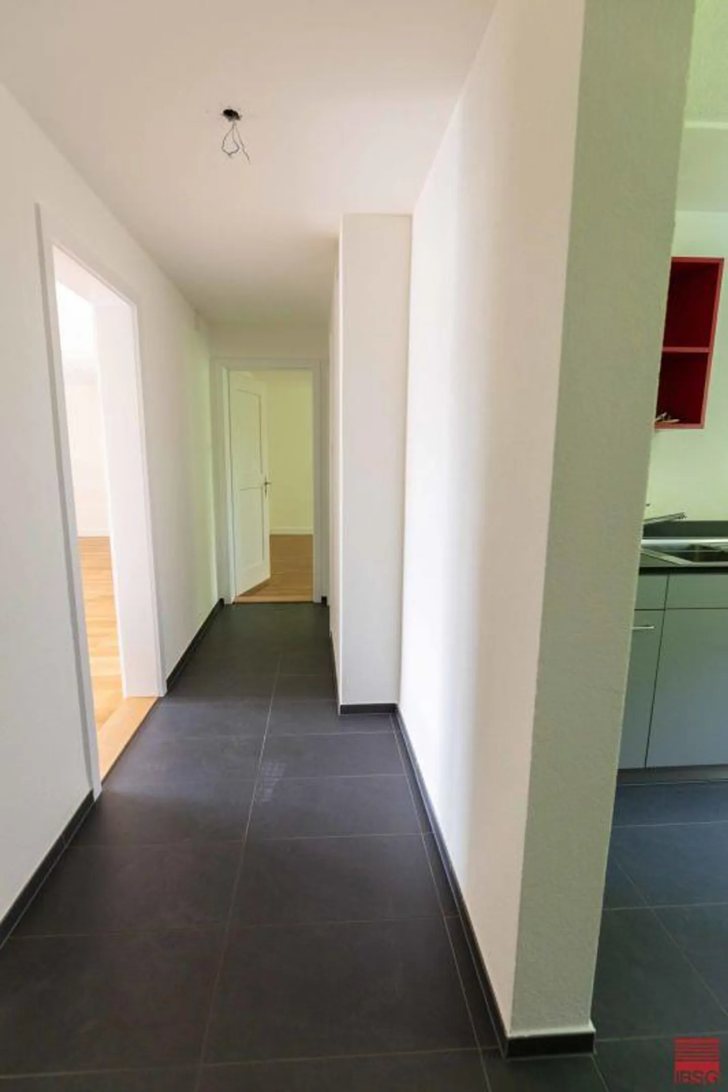 Geräumige Wohnung in ruhiger Lage - Foto 3 von 8