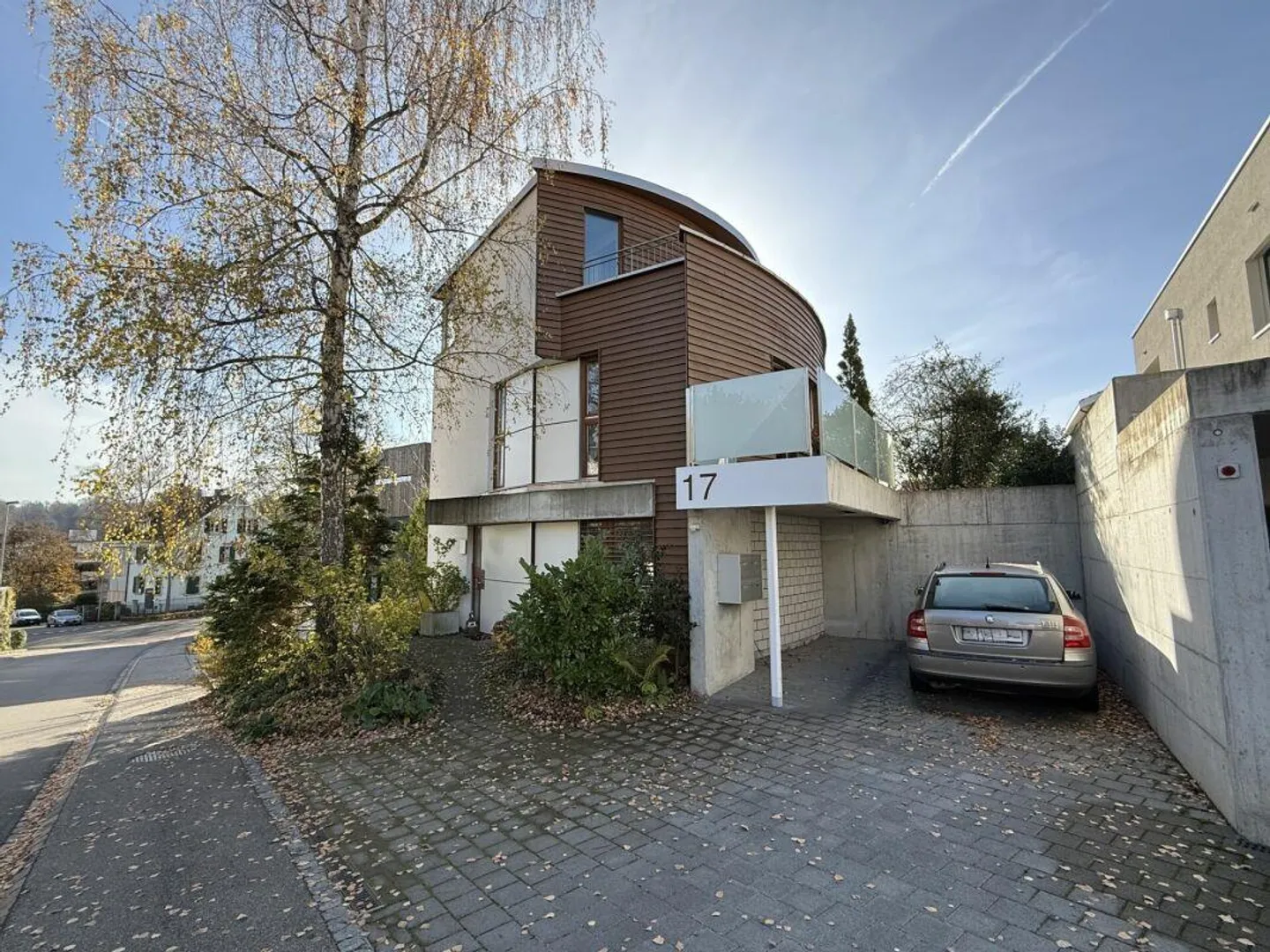 Incantevole monolocale al piano interrato con area salotto nel giardino - Foto 1 di 9