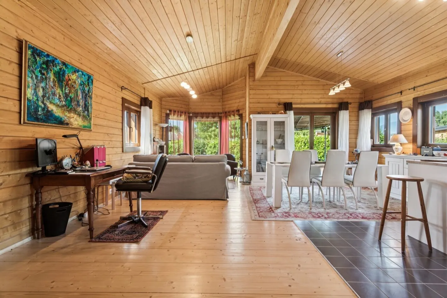 Neues Massivholzhaus 50m vom Neuenburgersee entfernt - Foto 2 von 13