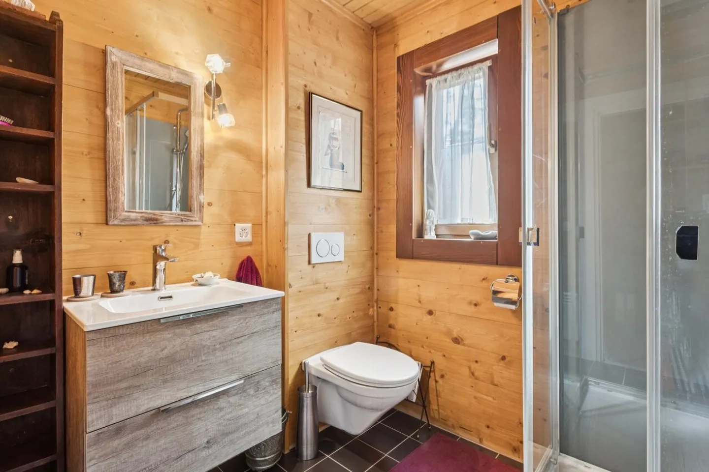 Neues Massivholzhaus 50m vom Neuenburgersee entfernt - Foto 6 von 13