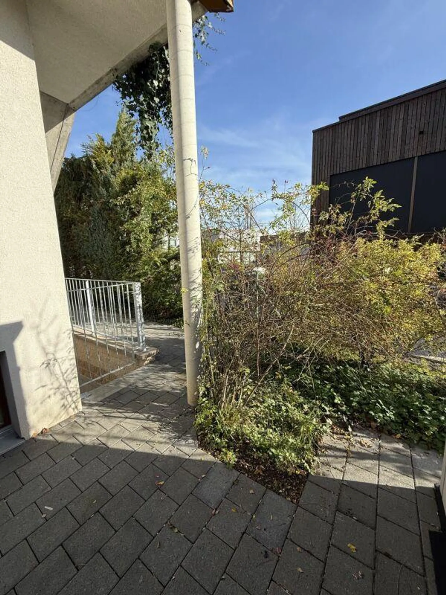 Incantevole monolocale al piano interrato con area salotto nel giardino - Foto 9 di 9