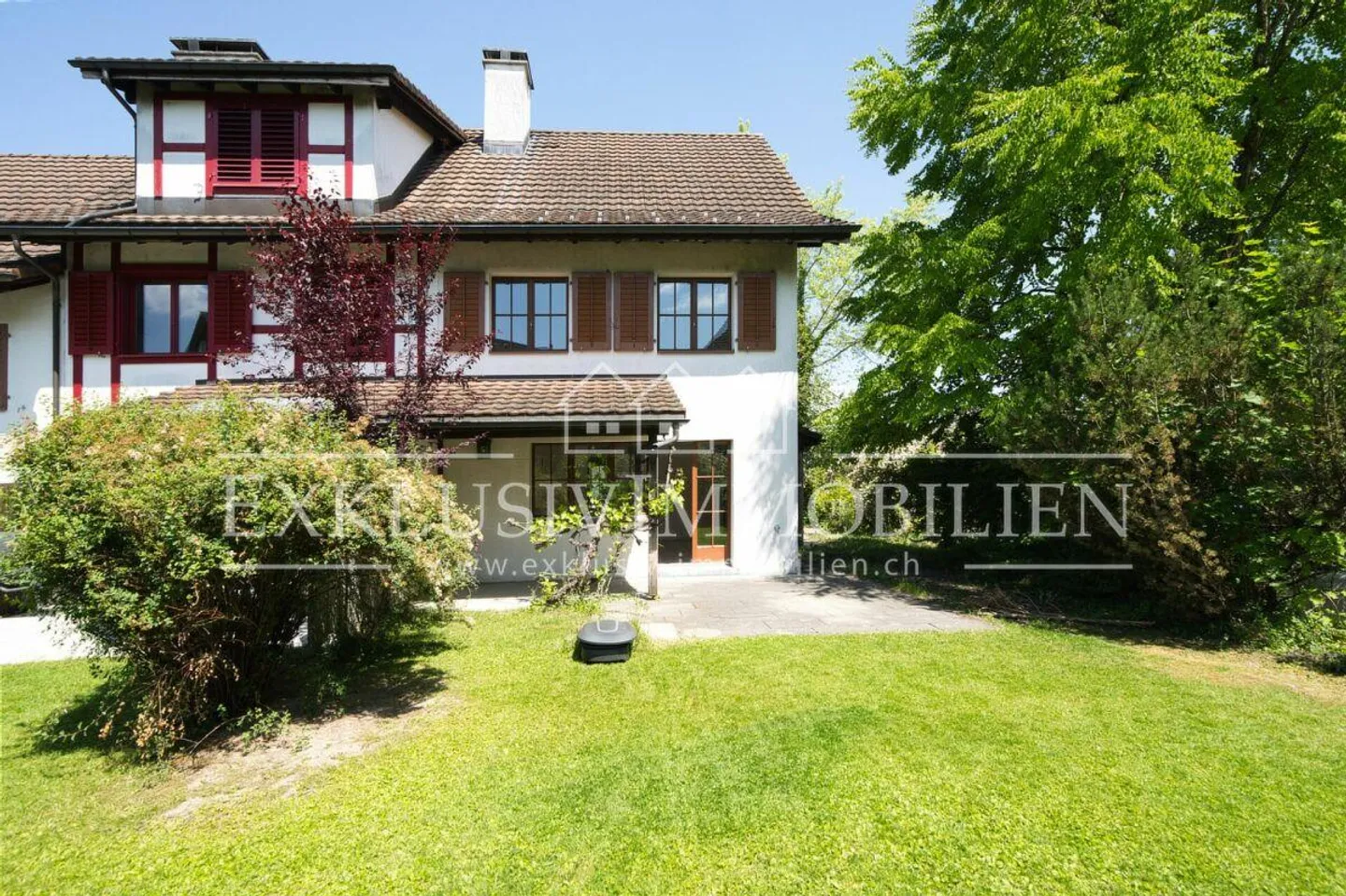 Charming and spacious home with a paradise garden - Photo 1 of 6