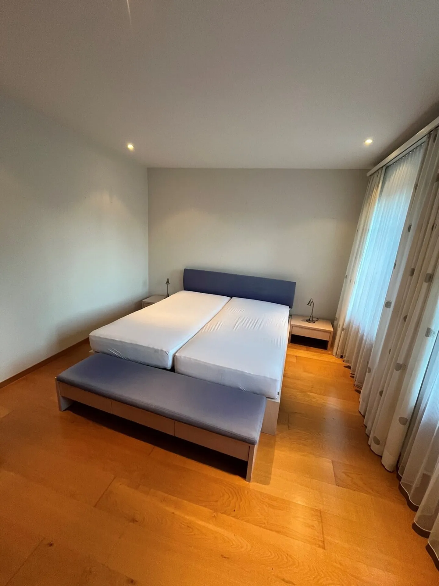Grand appartement de 4,5 pièces dans un emplacement central - Photo 4 sur 11