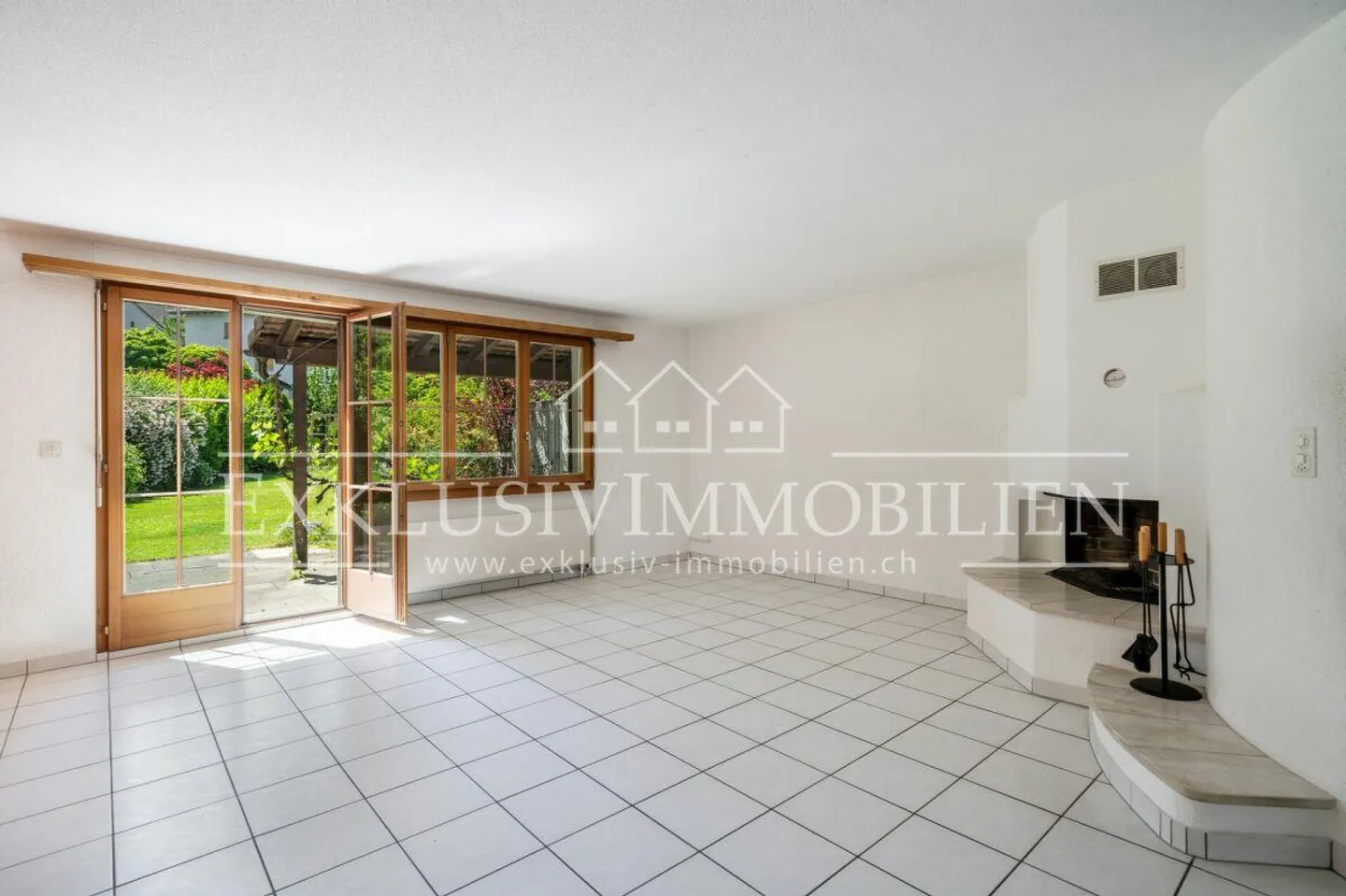 Charming and spacious home with a paradise garden - Photo 3 of 6