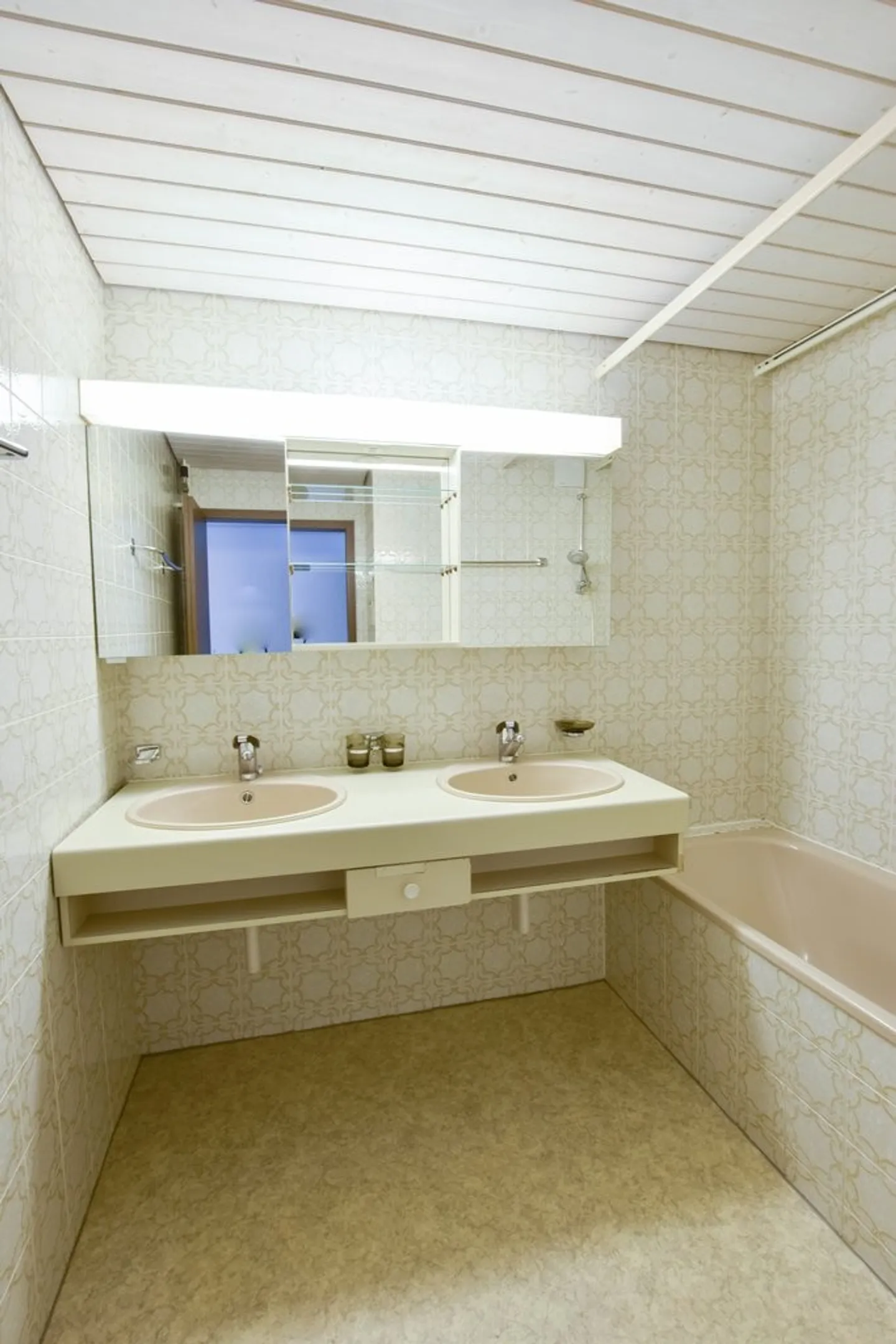 Charming 4.5-Room Apartment - Photo 9 of 12