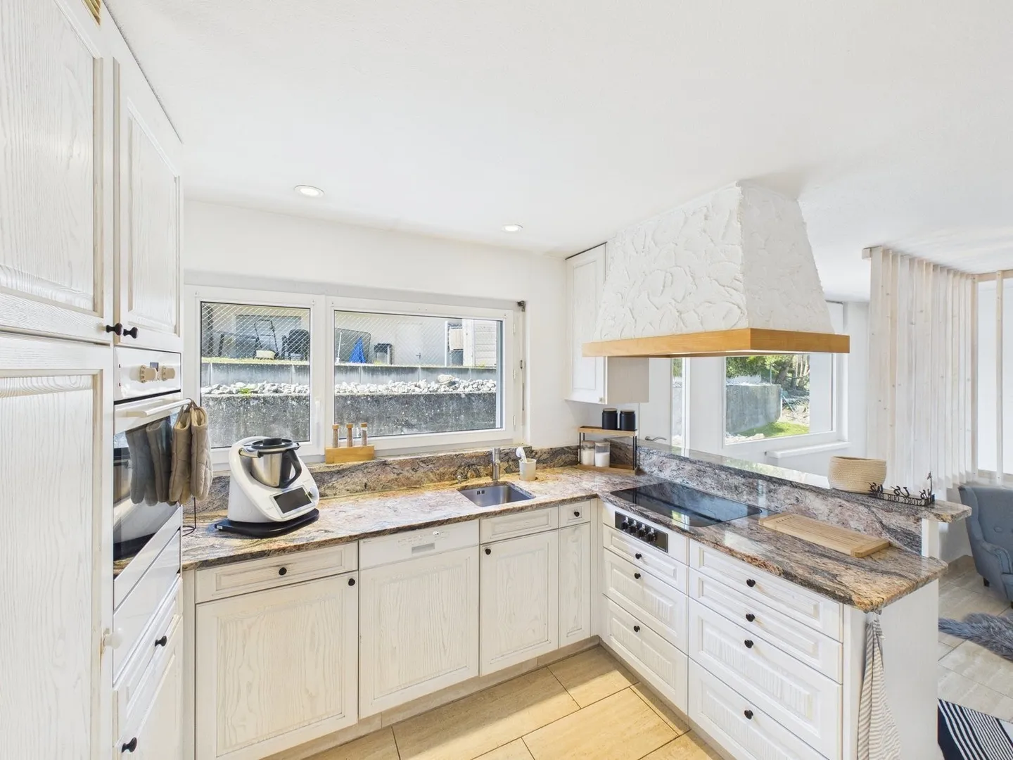 Idillio residenziale con piscina e vista panoramica incomparabile - Foto 3 di 6