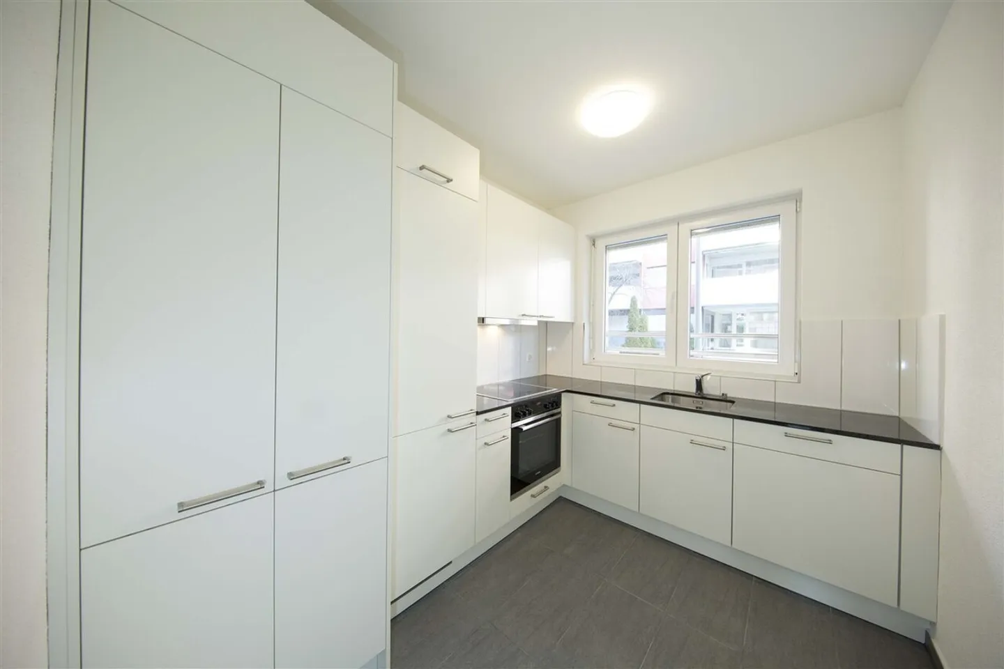 Modernes Apartment mit 2 Balkonen - Foto 3 von 6