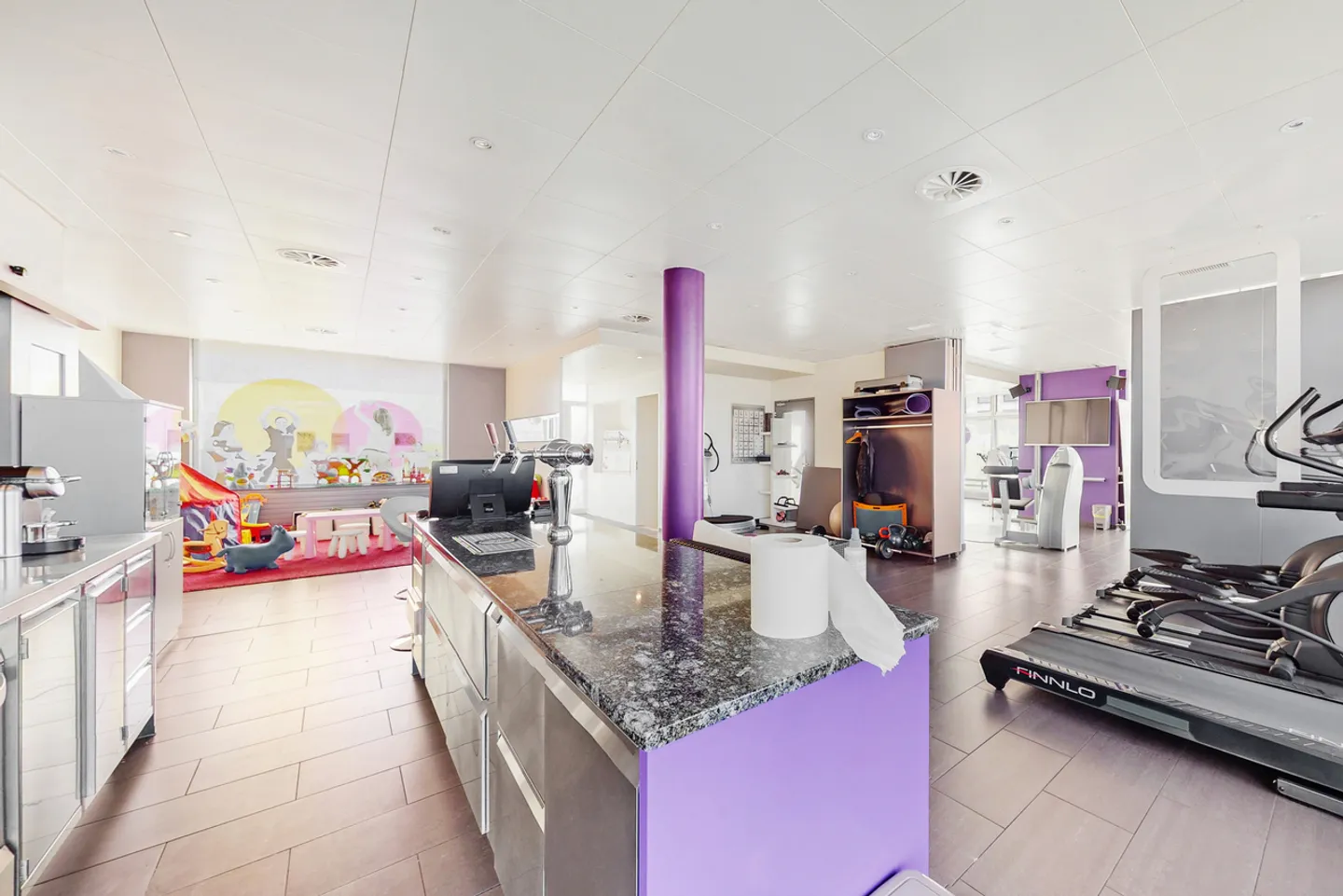 236m² - Spazio commerciale versatile - limitato fino all'inizio del 2027 - Foto 3 di 11