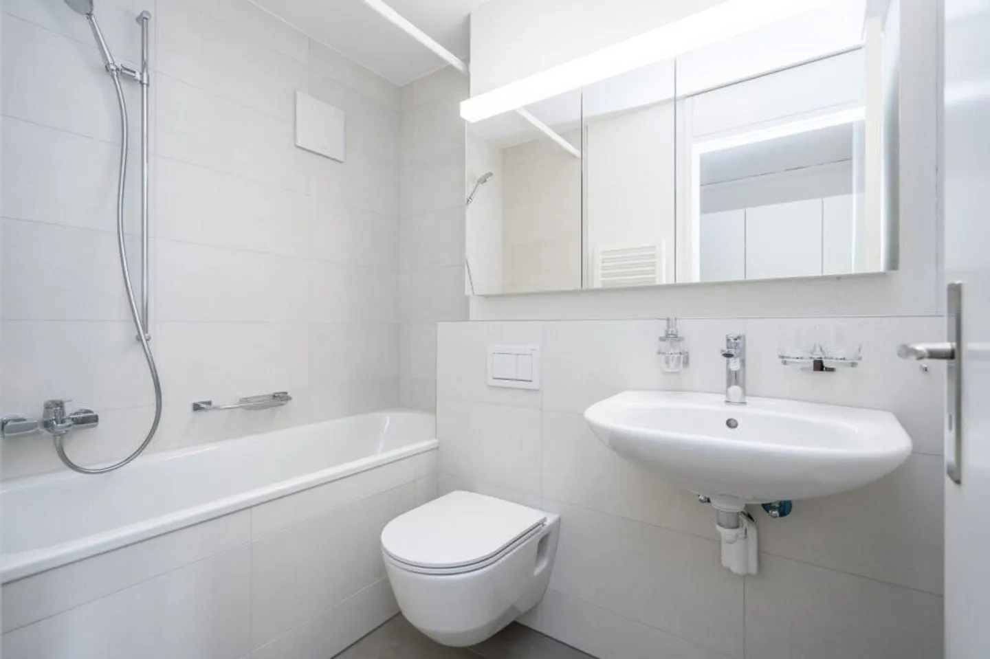 Votre Nouveau Foyer : Appartement 3.5 Pièces Presque Neuf Près du Centre ! - Photo 8 sur 9