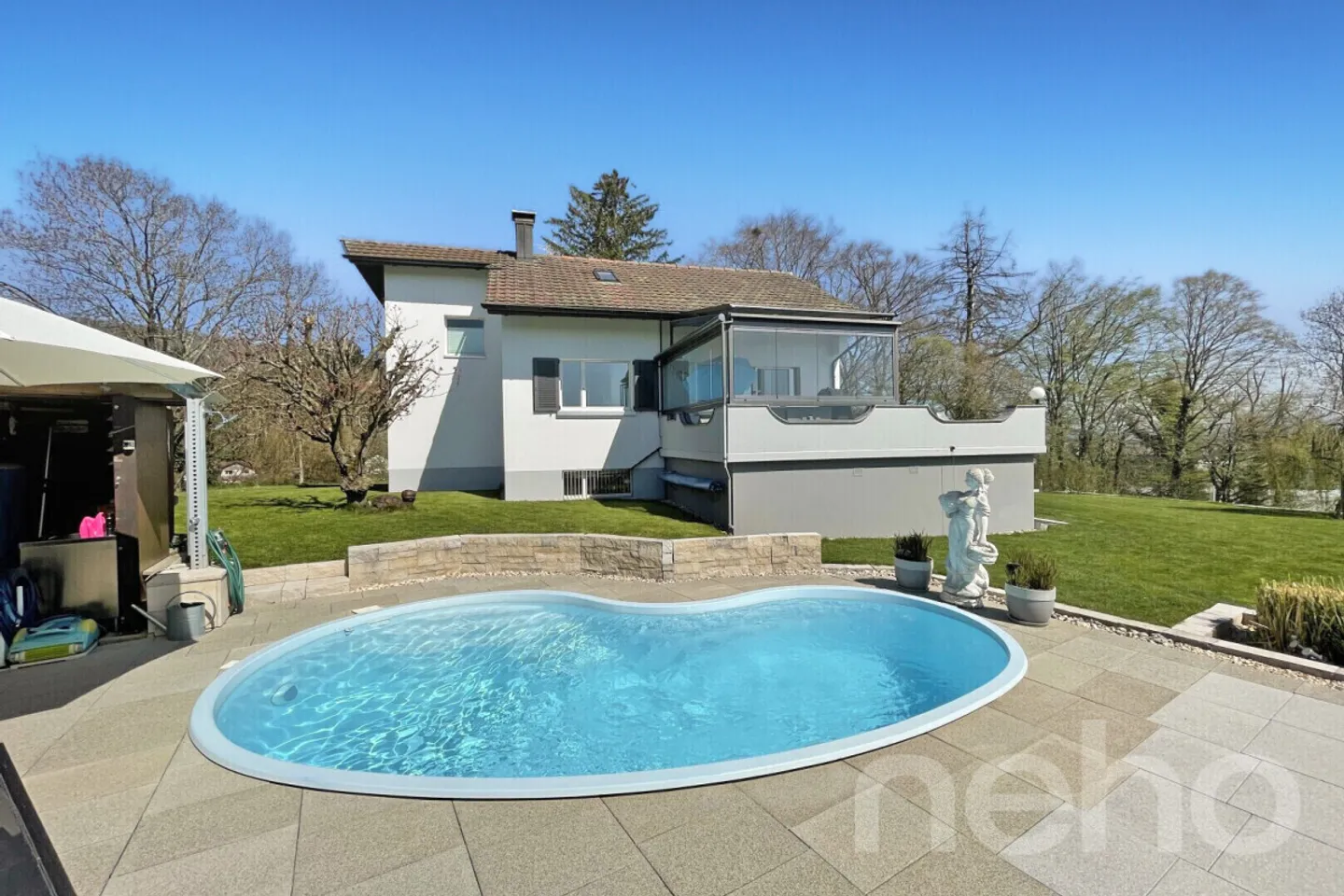 Single house for sale - Photo 1 of 13