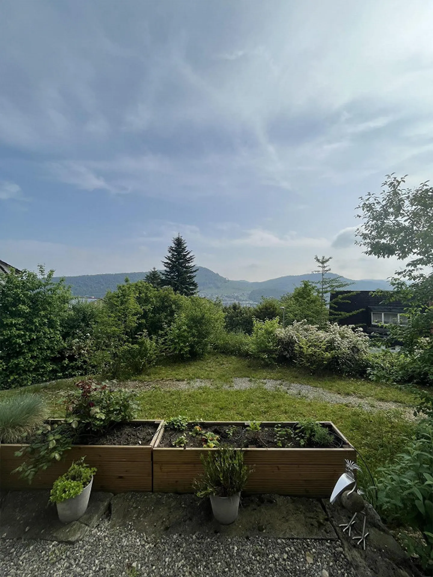 Bright modern 2.5 room apartment with garden share - Photo 1 of 12