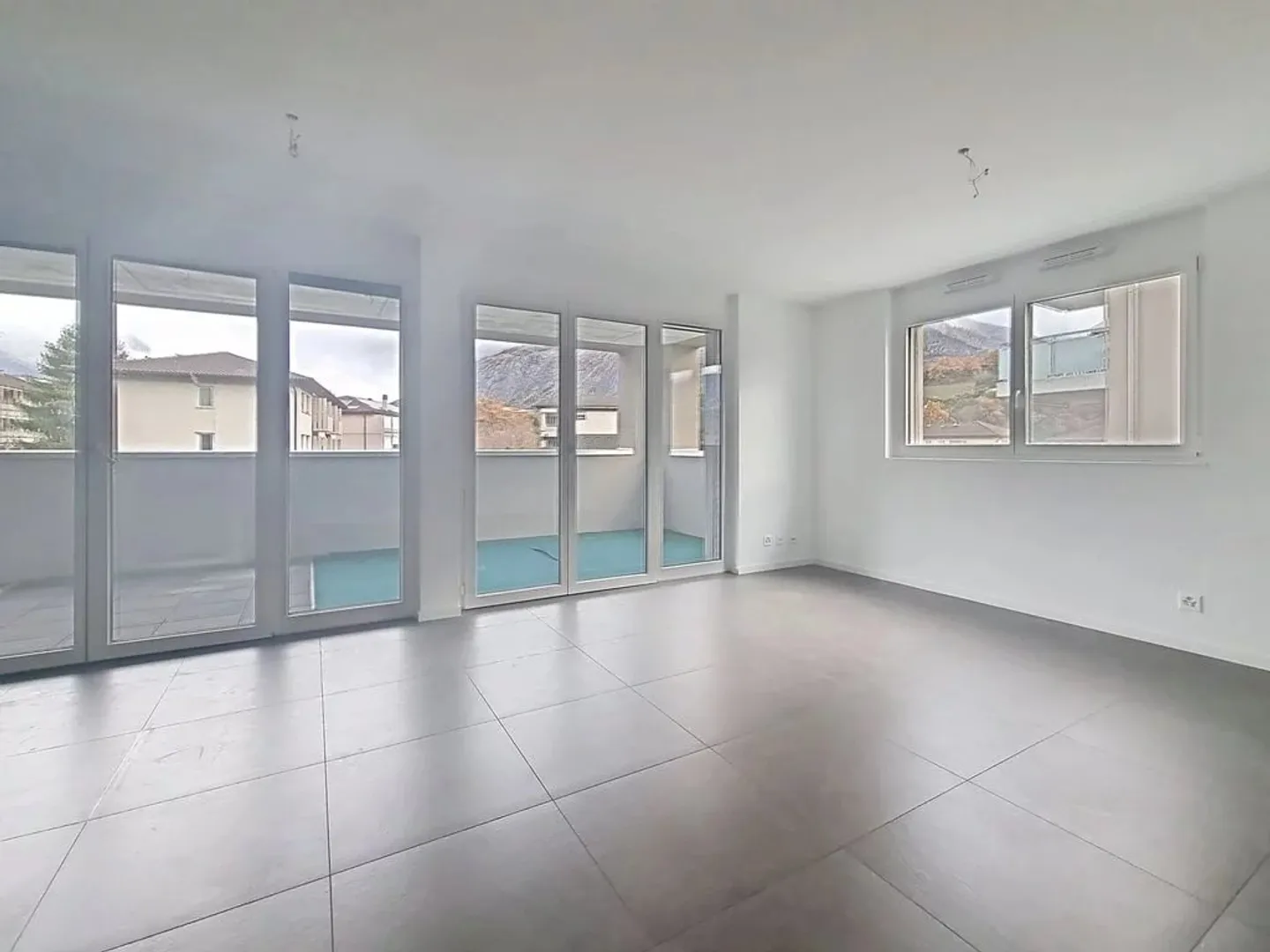 Appartamento 3.5 locali - Foto 3 di 10