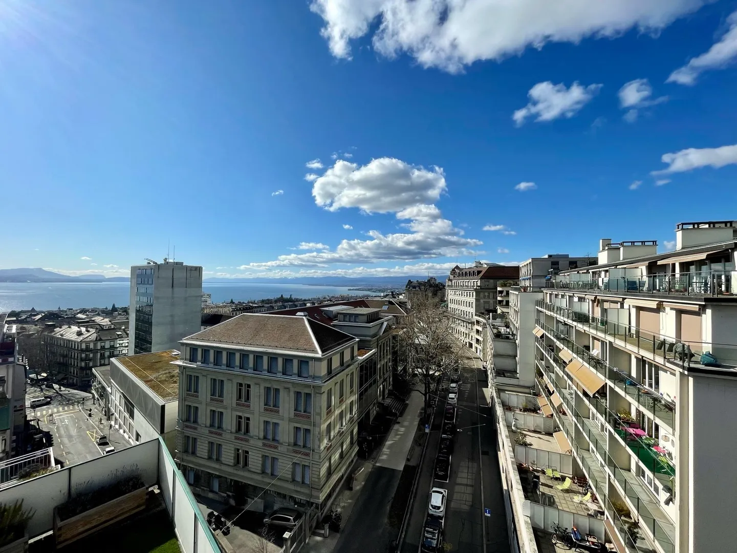 Appartement Rénové avec Vue sur le Lac - Photo 12 sur 17