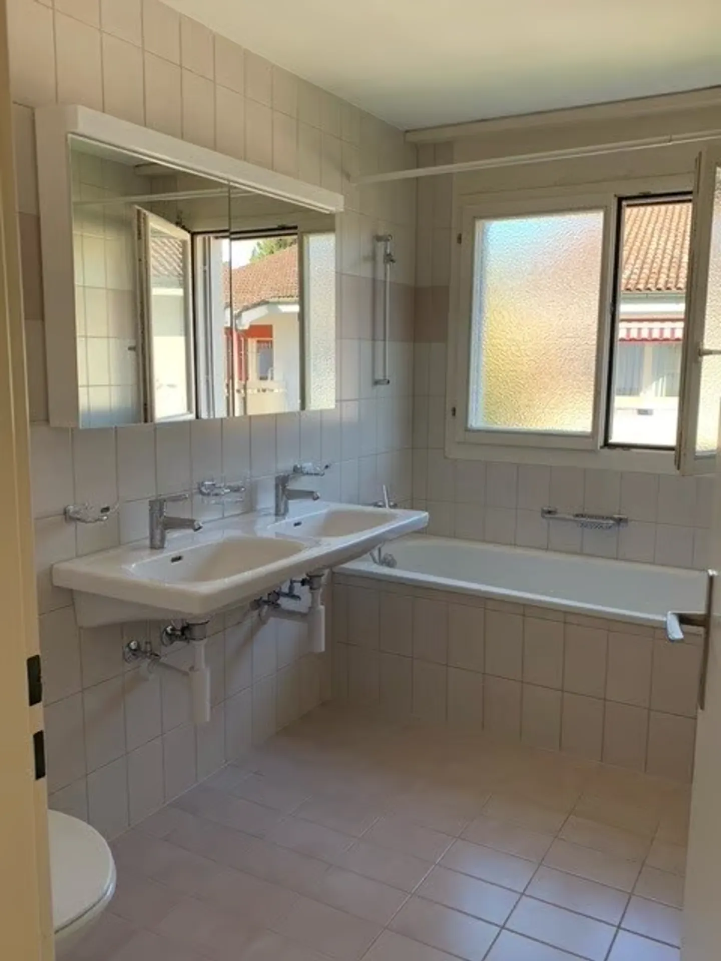 Schöne, grosszügige 3.5 Zimmer Wohnung mit neuer Küche - Foto 18 di 21