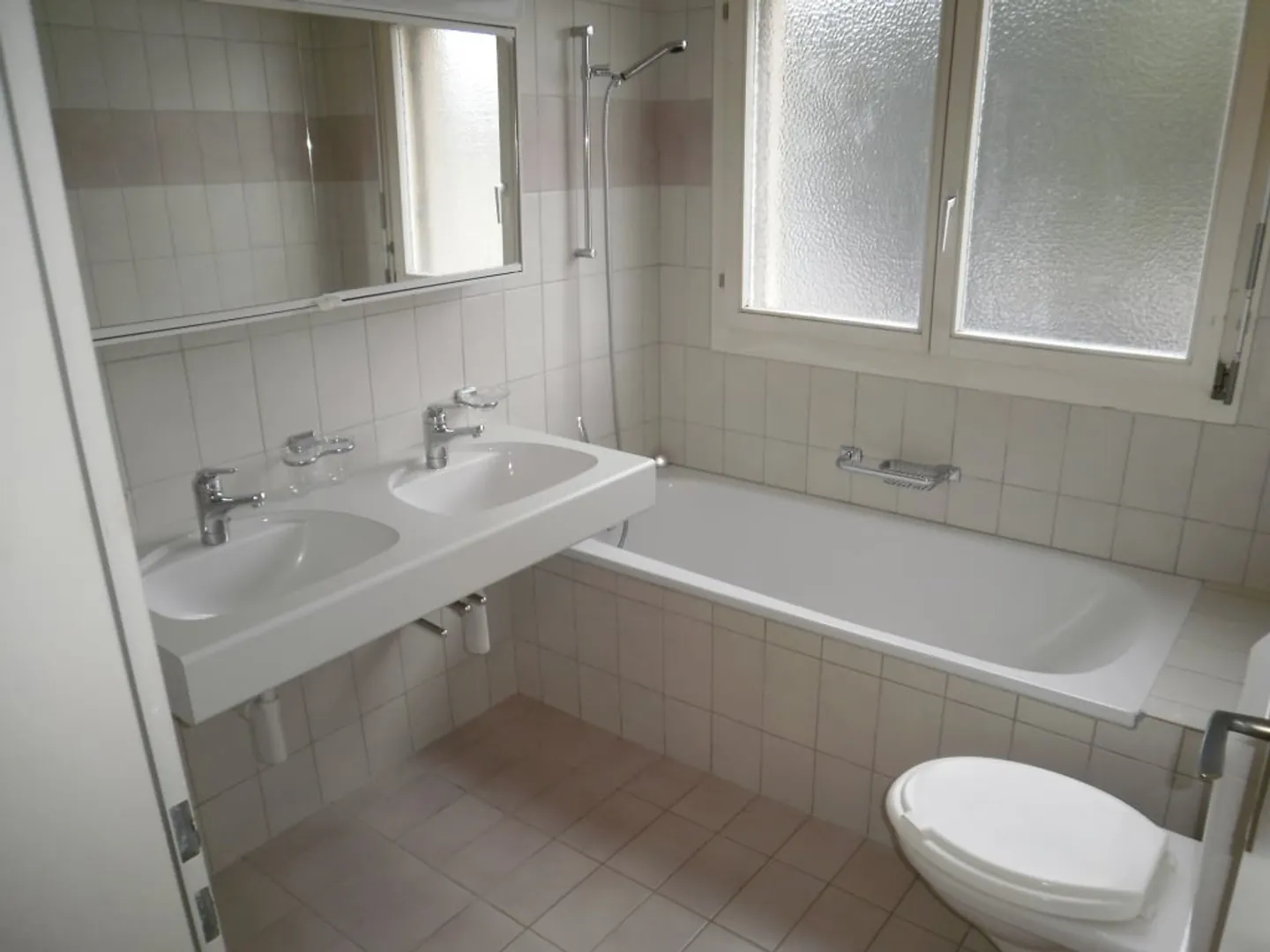 Schöne, grosszügige 3.5 Zimmer Wohnung mit neuer Küche - Foto 20 di 21