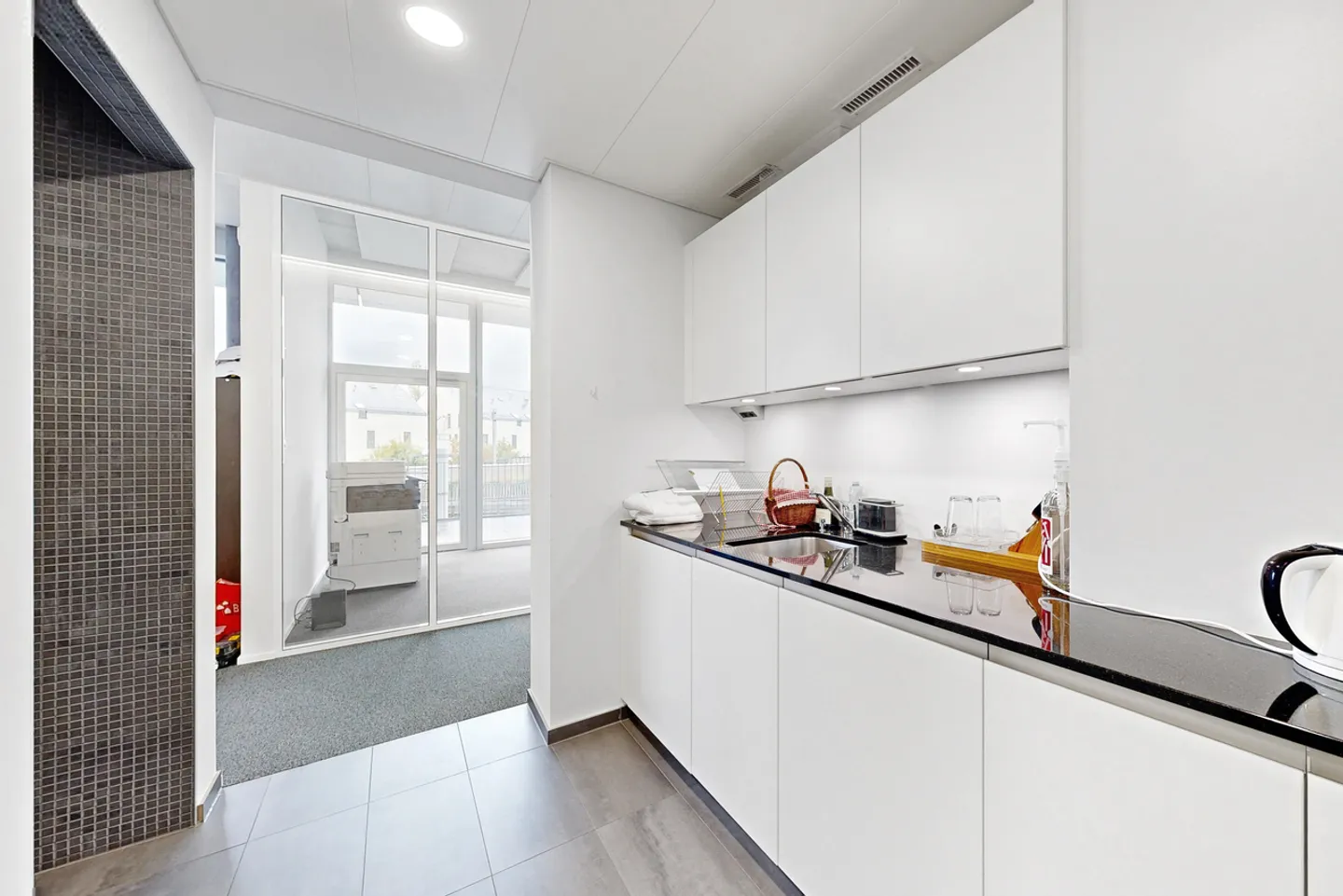 Spazio ufficio idealmente situato a Pully! - Foto 8 di 11