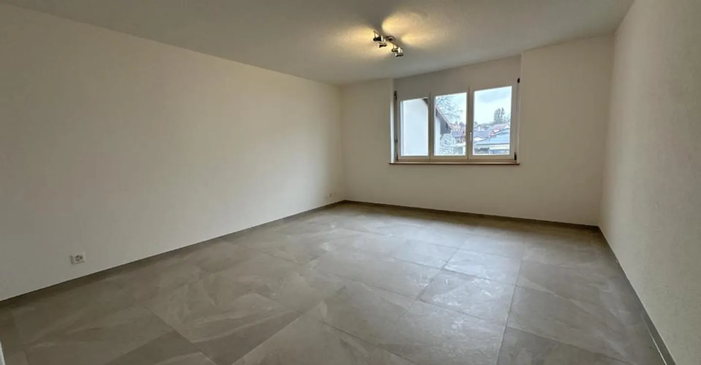Appartement entièrement rénové de 4.5 pièces à Alle - Foto 5 di 12