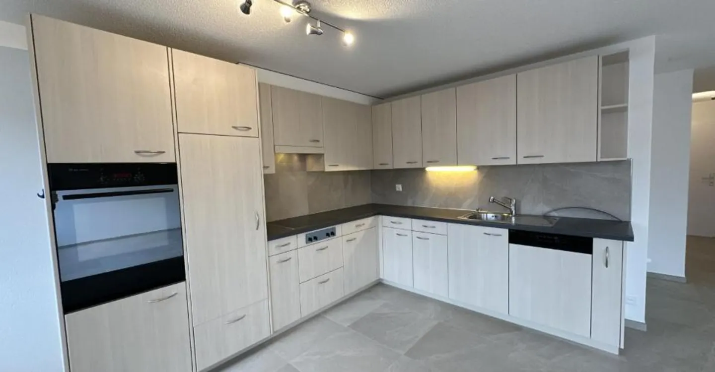 Appartement entièrement rénové de 4.5 pièces à Alle - Foto 1 di 12