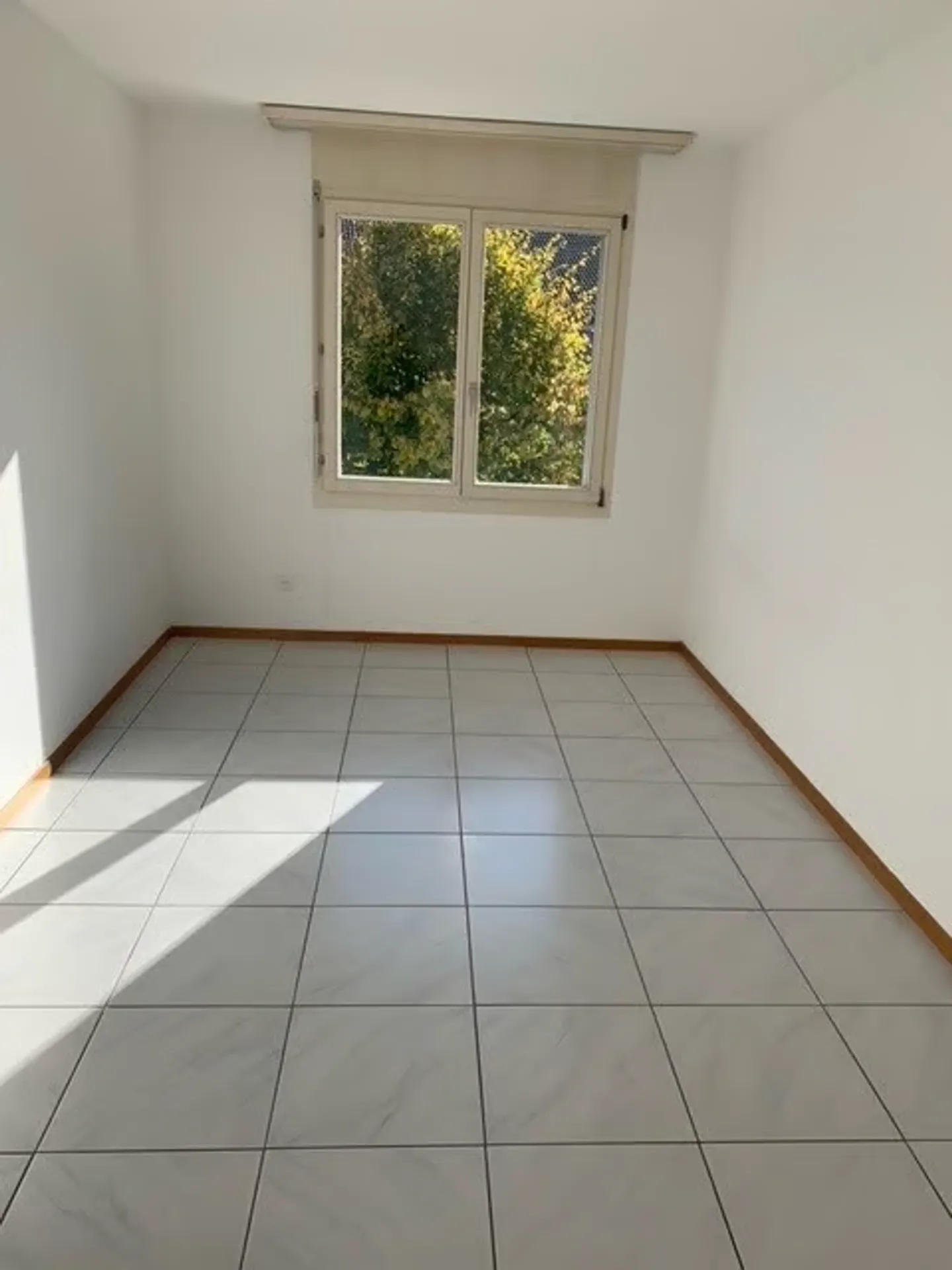Schöne, grosszügige 3.5 Zimmer Wohnung mit neuer Küche - Foto 14 di 21
