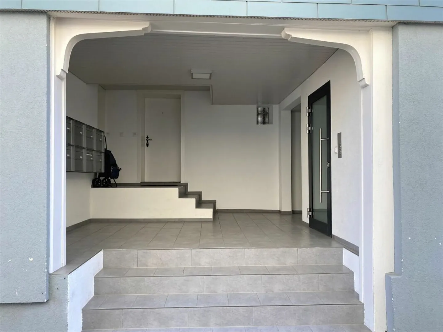 Sehr gepflegte 3,5-Zi.-Wohnung mit grosser Terrasse - Foto 12 von 12