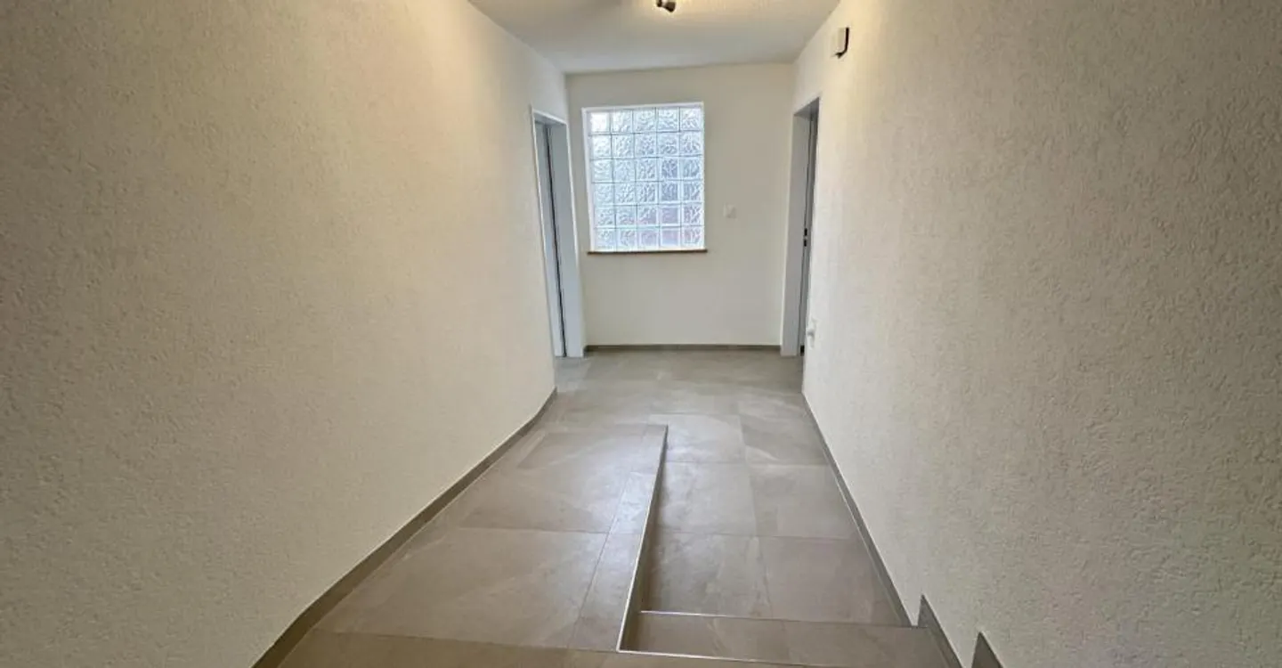 Appartement entièrement rénové de 4.5 pièces à Alle - Foto 10 di 12