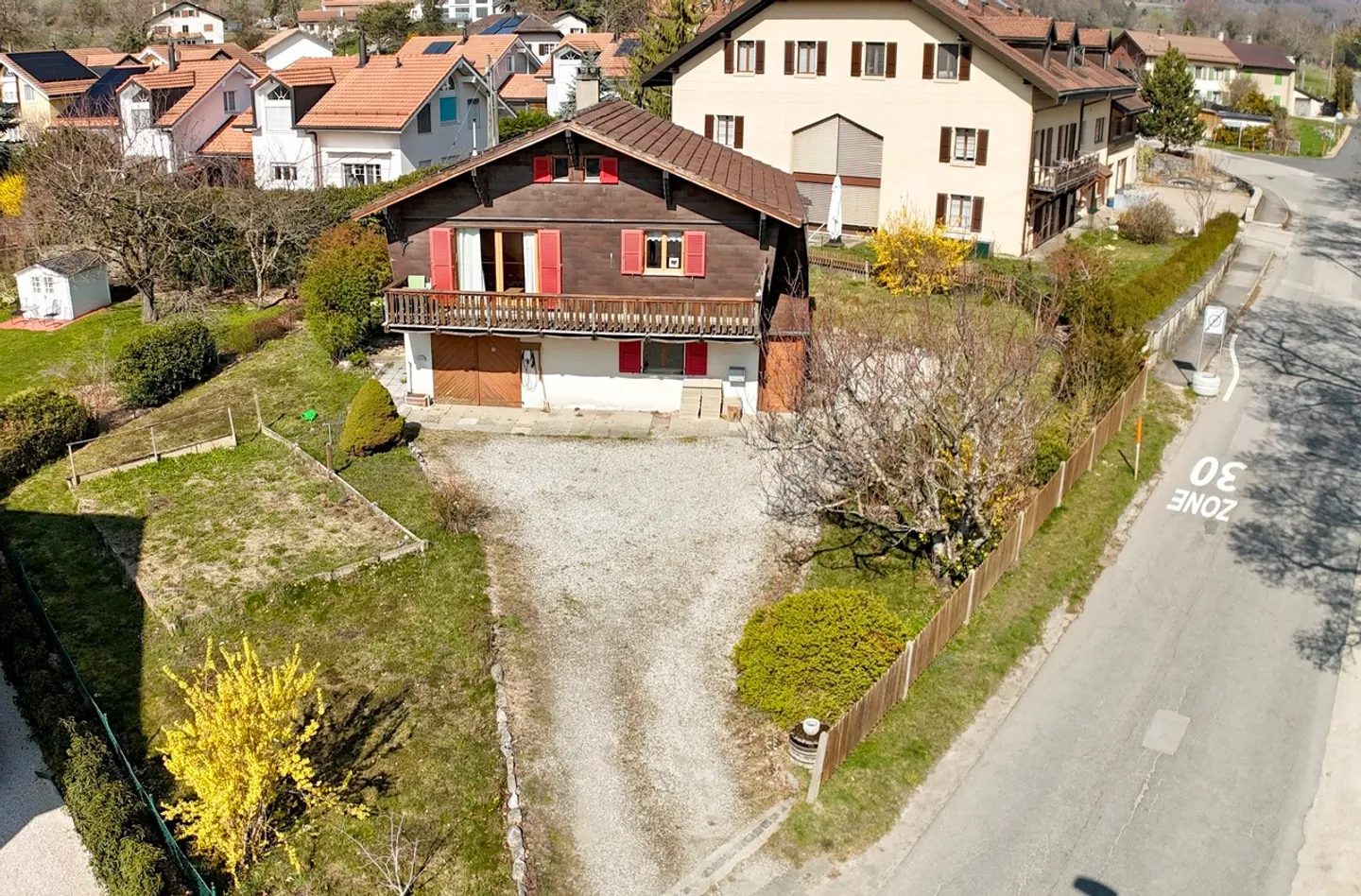 Cottage to renovate with a view of the Alps in the distance! - Photo 1 of 14
